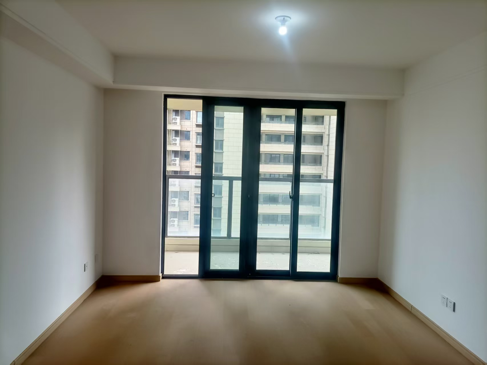 时光漫城 3室2厅1卫 92m&sup2;