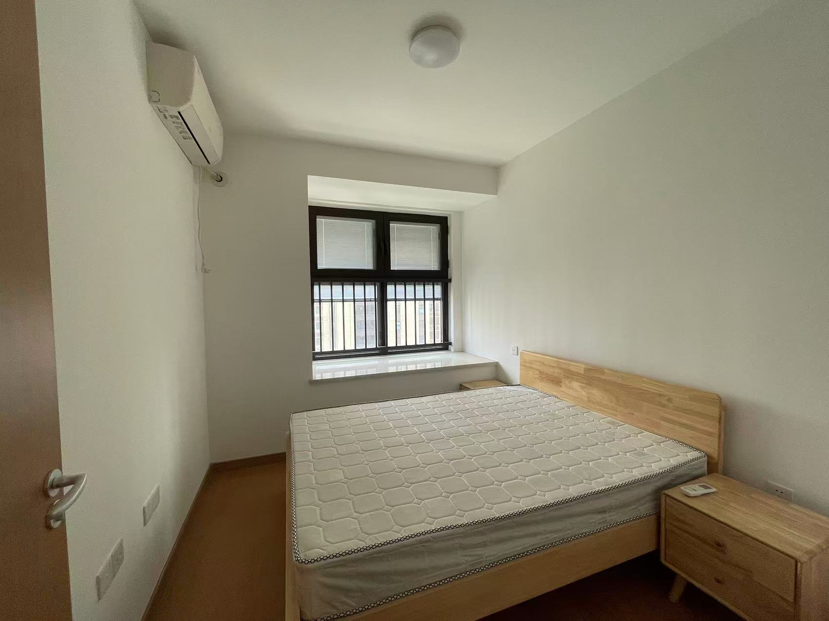 绿地新里城 3室2厅1卫 95m&sup2;