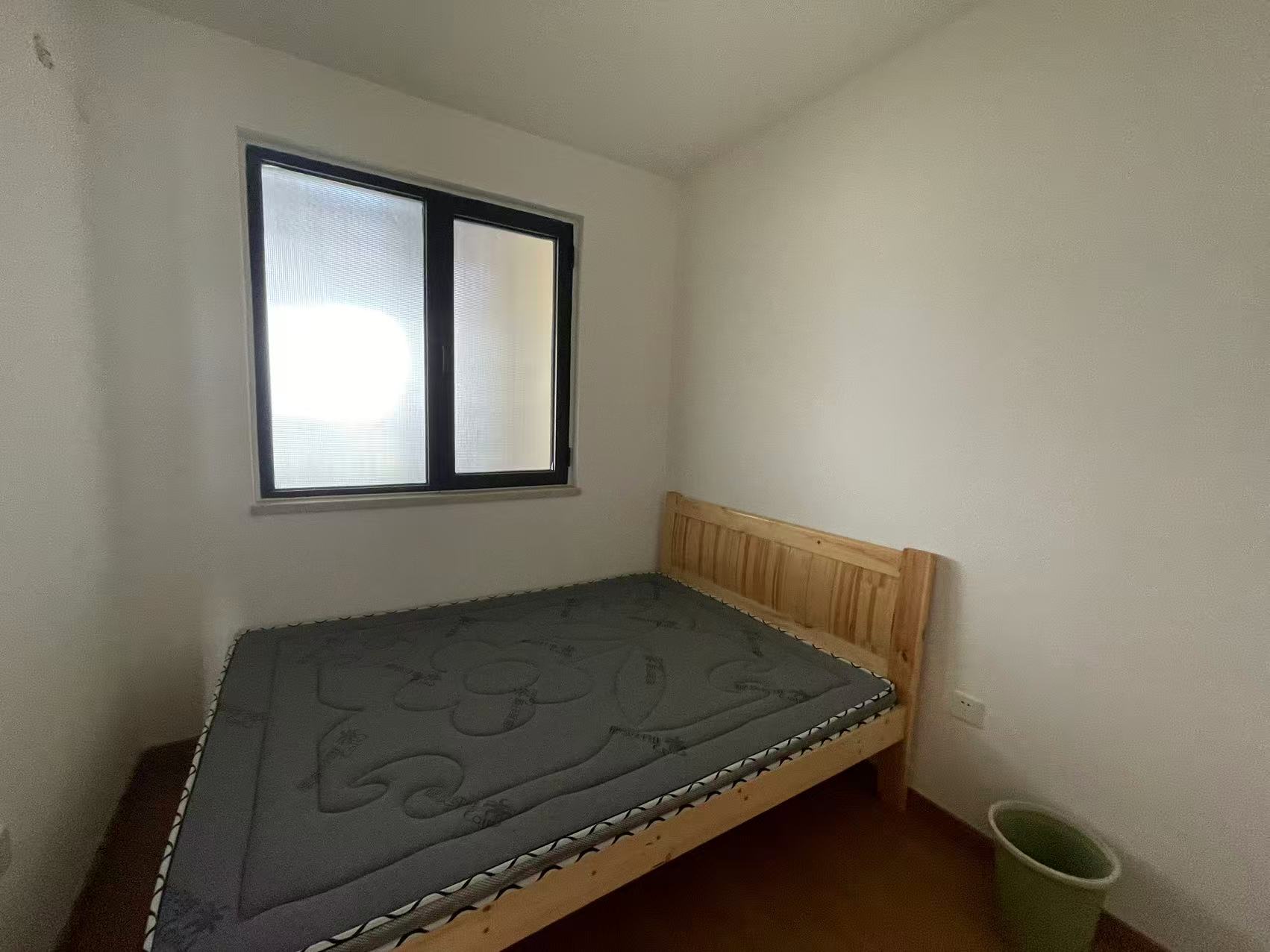绿地新里城 3室2厅1卫 95m&sup2;