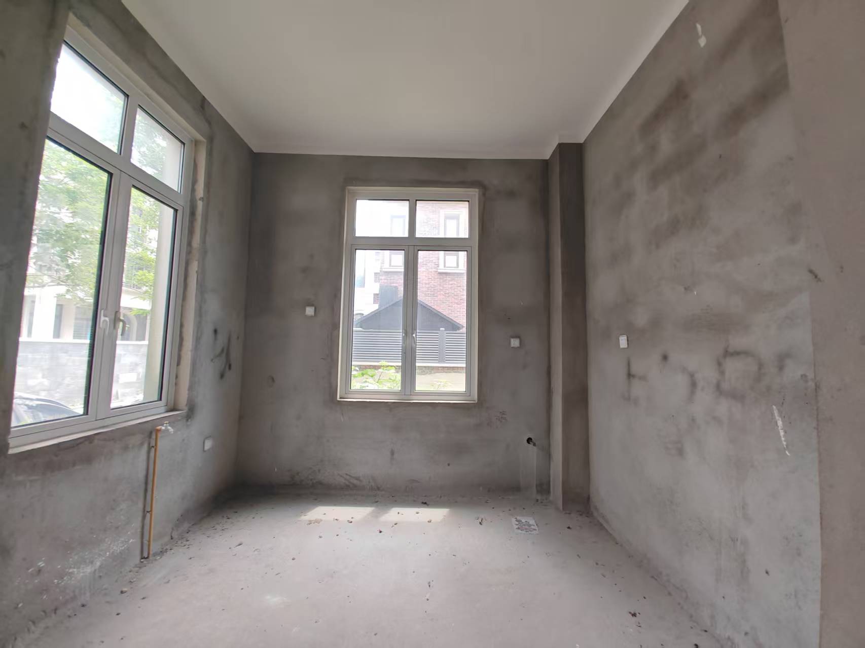 顺发御园 4室2厅3卫 310m&sup2;