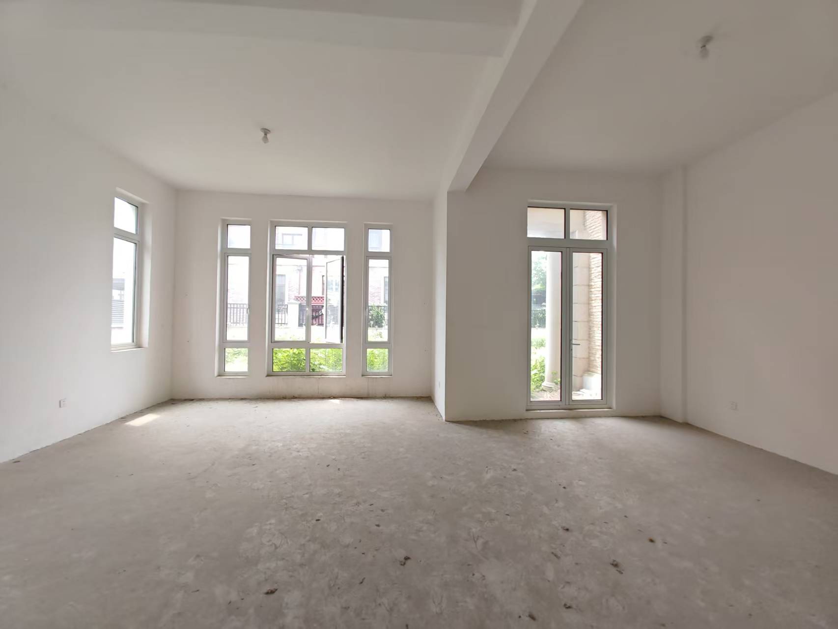 顺发御园 4室2厅3卫 310m&sup2;