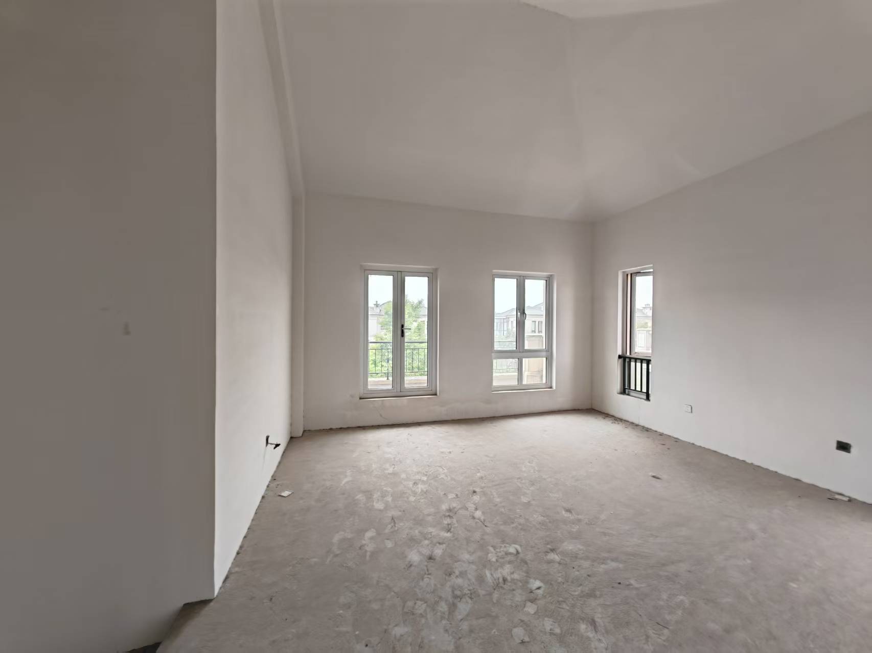顺发御园 4室2厅3卫 310m&sup2;
