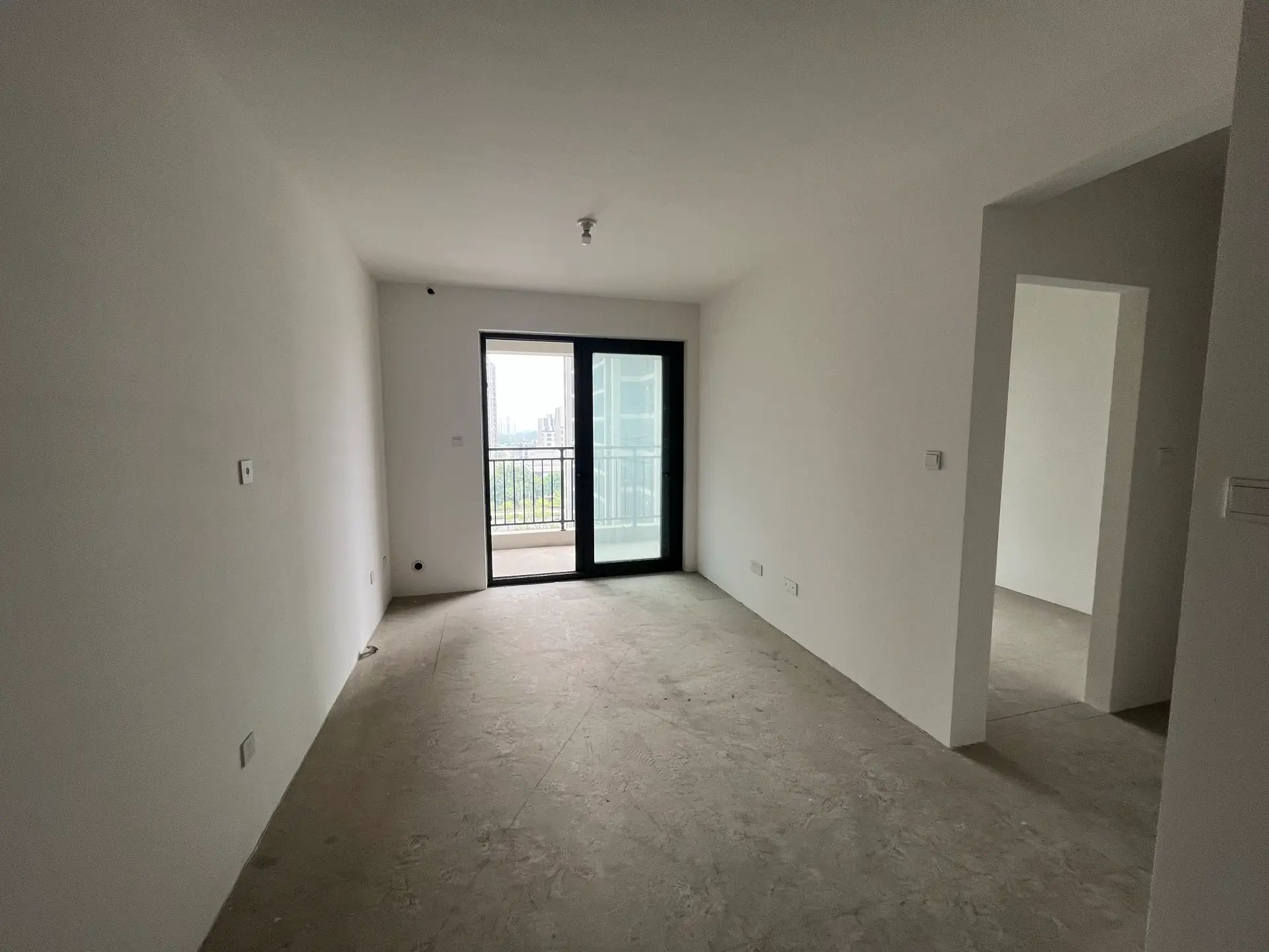 东时区 3室2厅1卫 92m²