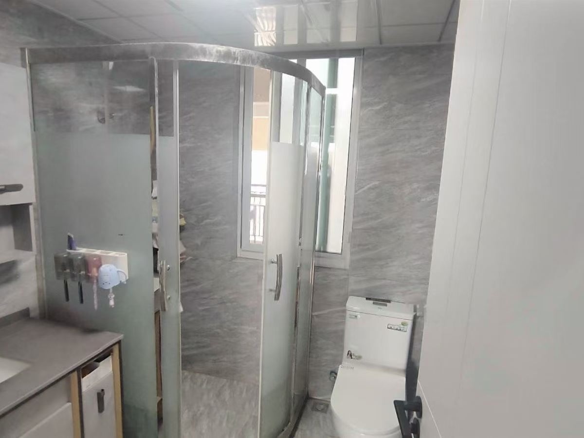 湖滨华庭 3室2厅1卫 100m&sup2;