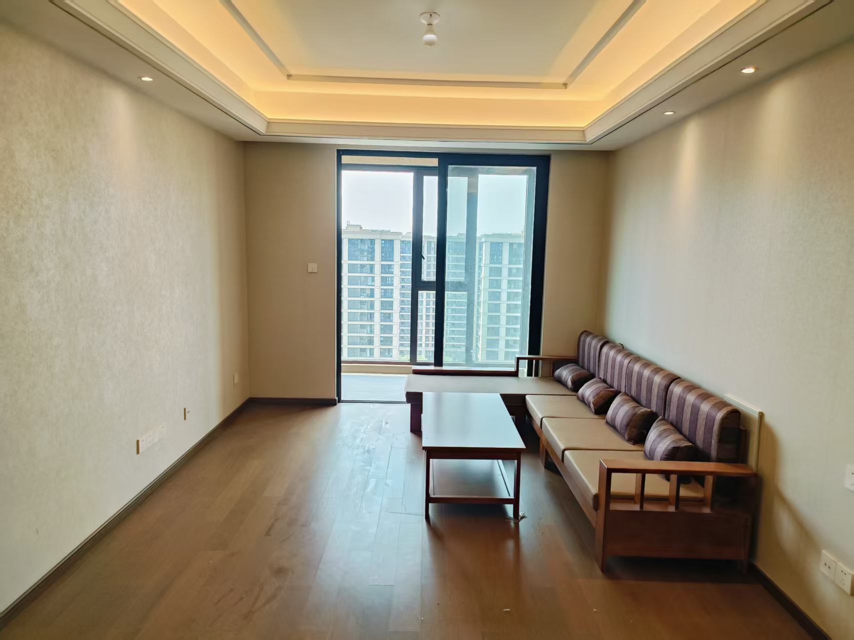 绿城沁园 3室2厅1卫 95m²