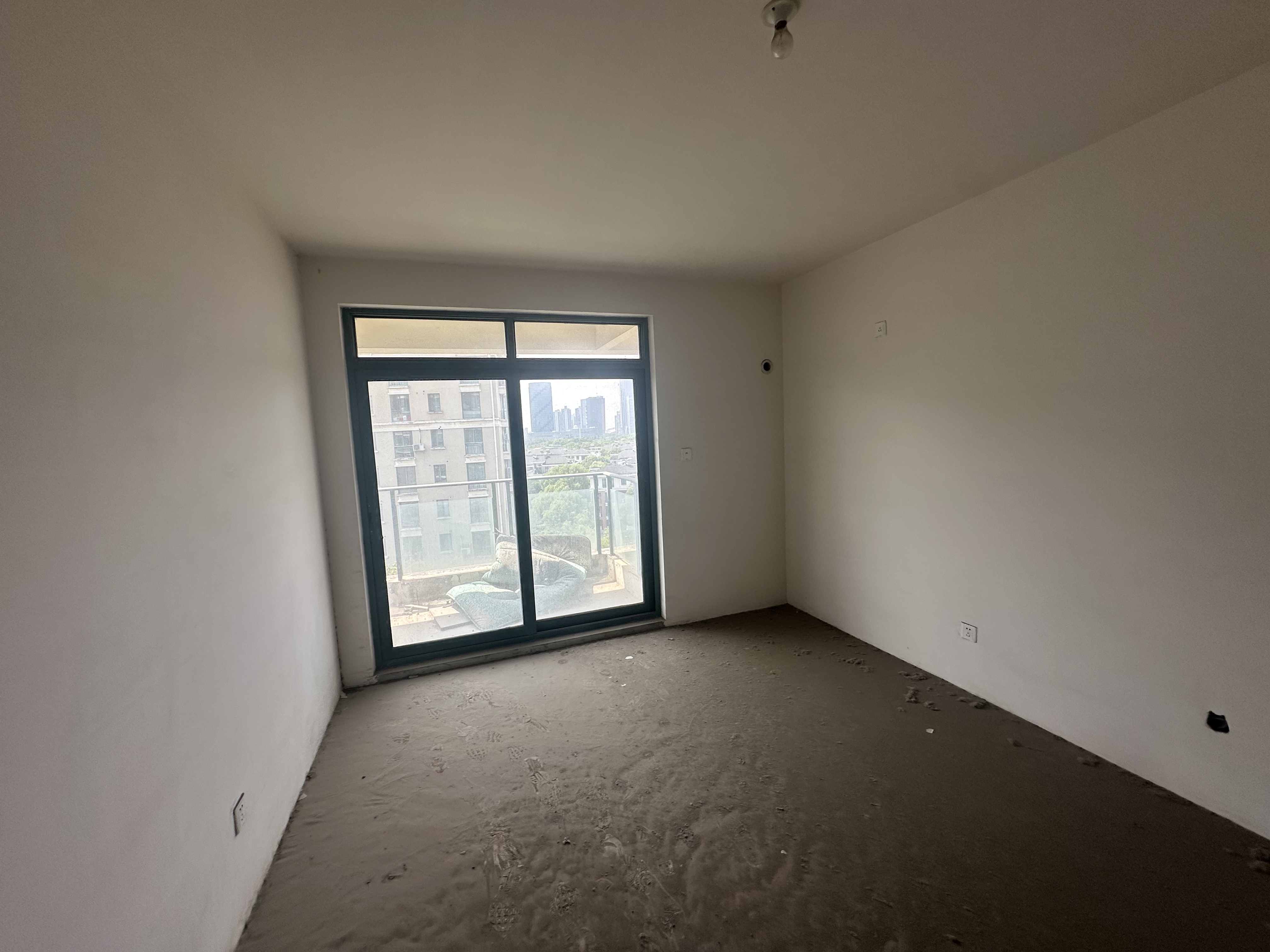 凤凰莱茵苑 3室2厅2卫 133m&sup2;