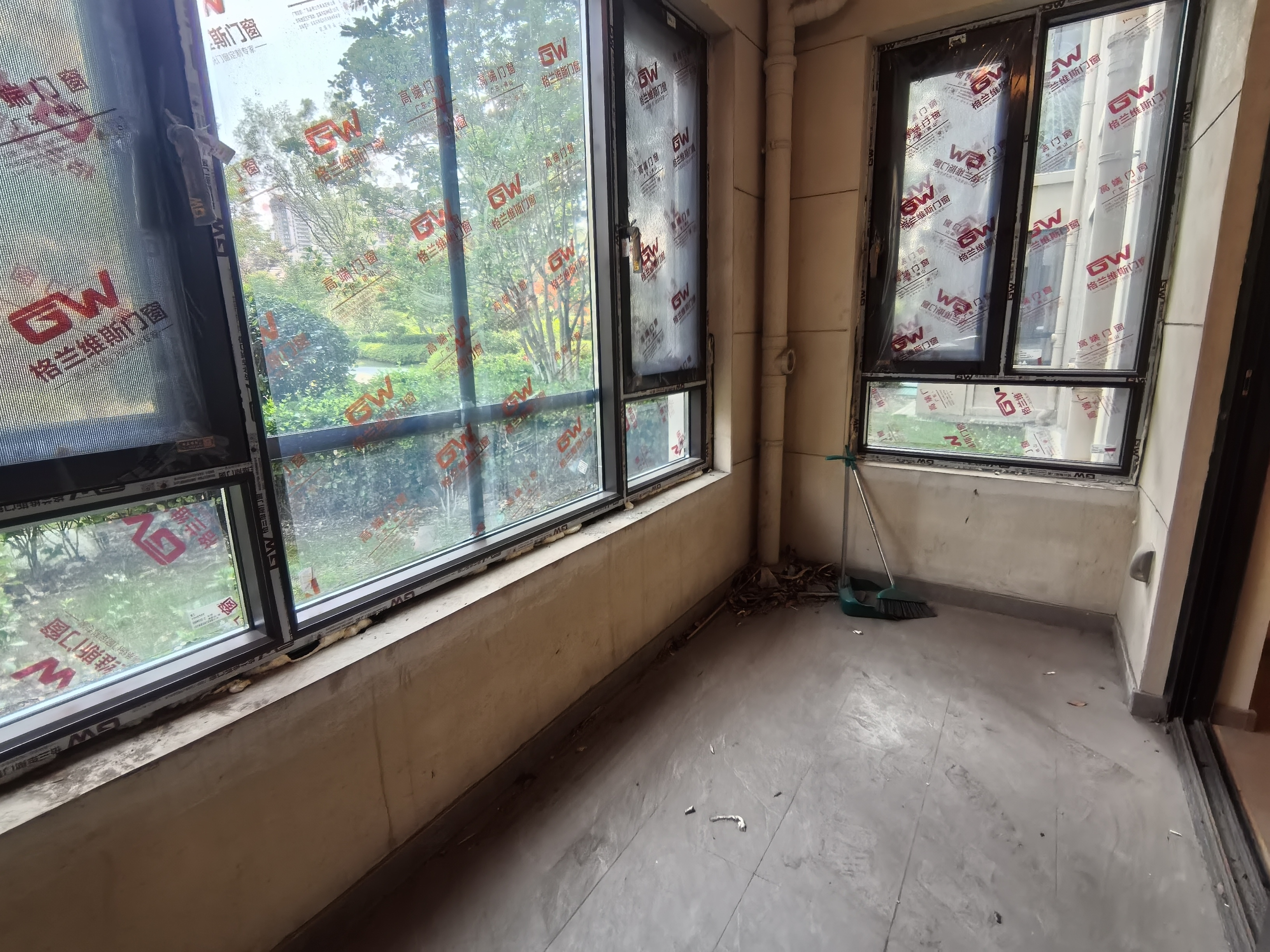 龙湖天宸源著 2室2厅2卫 95m&sup2;