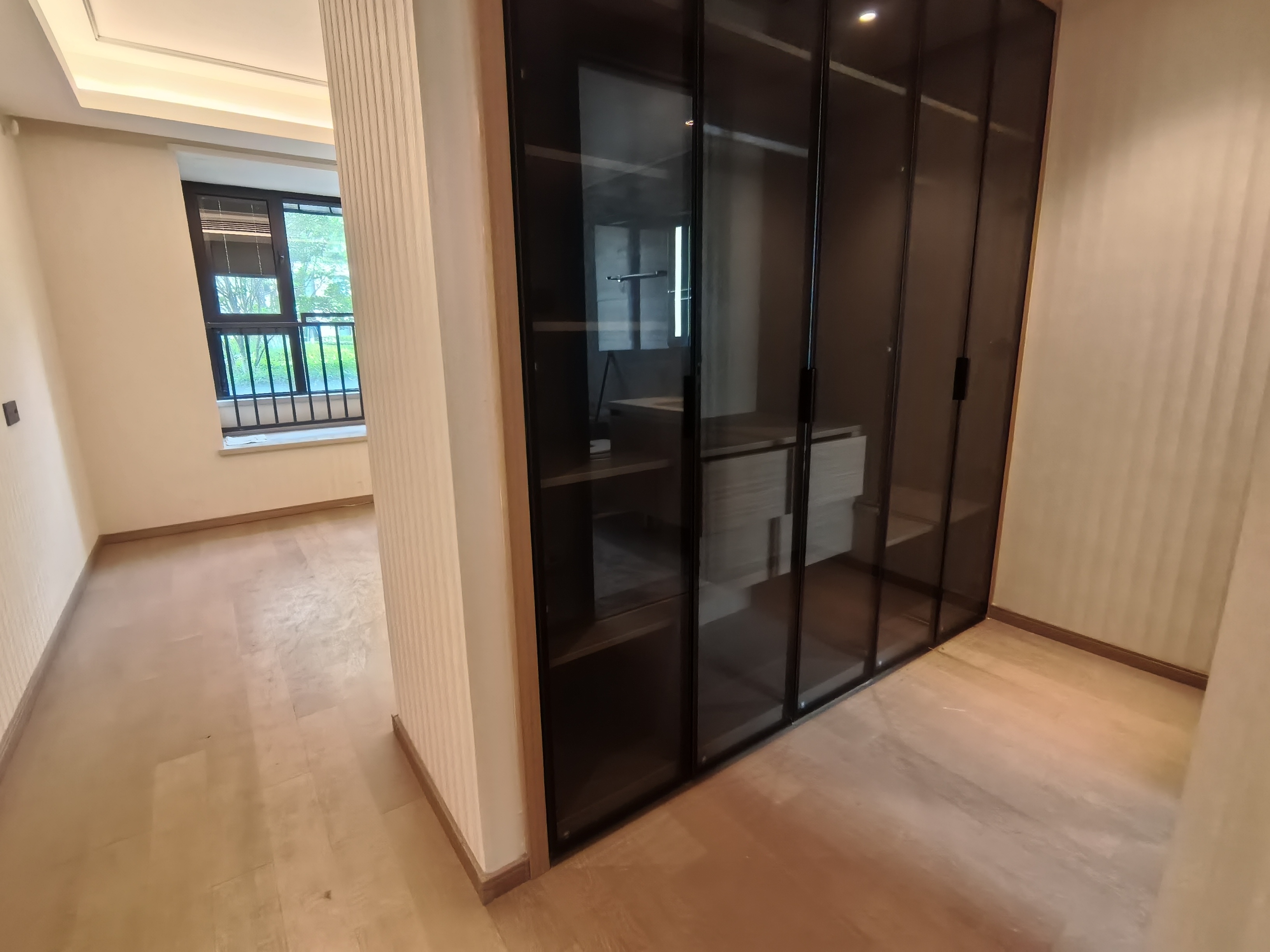 龙湖天宸源著 2室2厅2卫 95m&sup2;