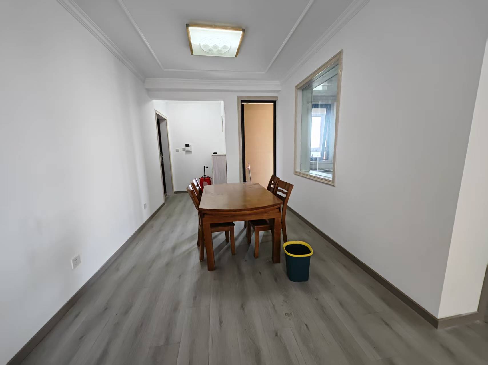 保利香槟国际 4室2厅2卫 144m&sup2;