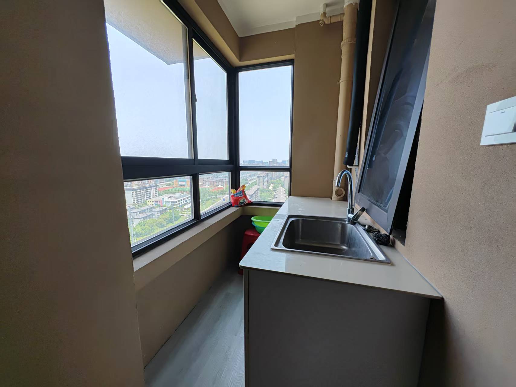 保利香槟国际 4室2厅2卫 144m&sup2;
