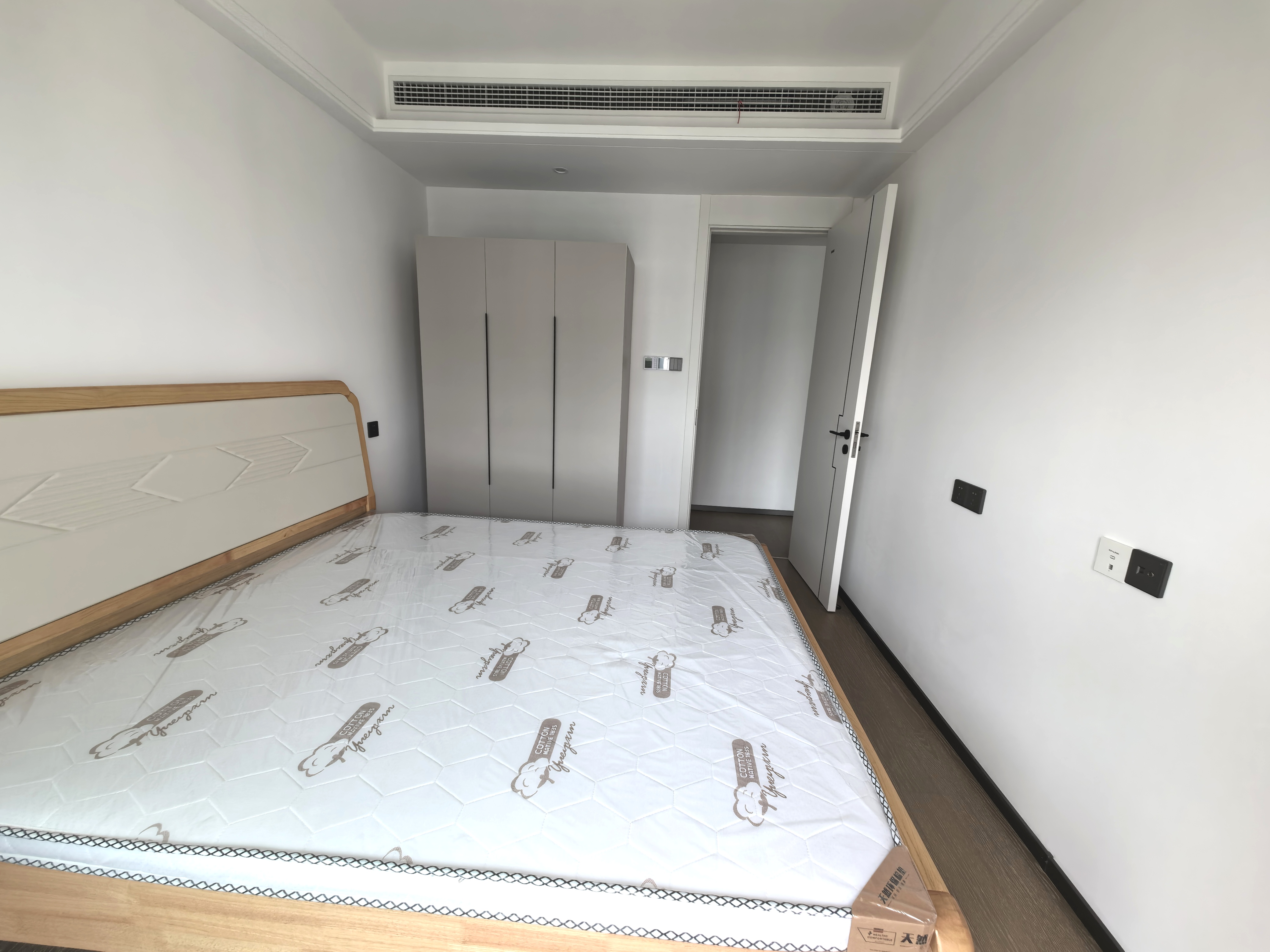 碧桂园公园星荟 3室2厅1卫 102m&sup2;