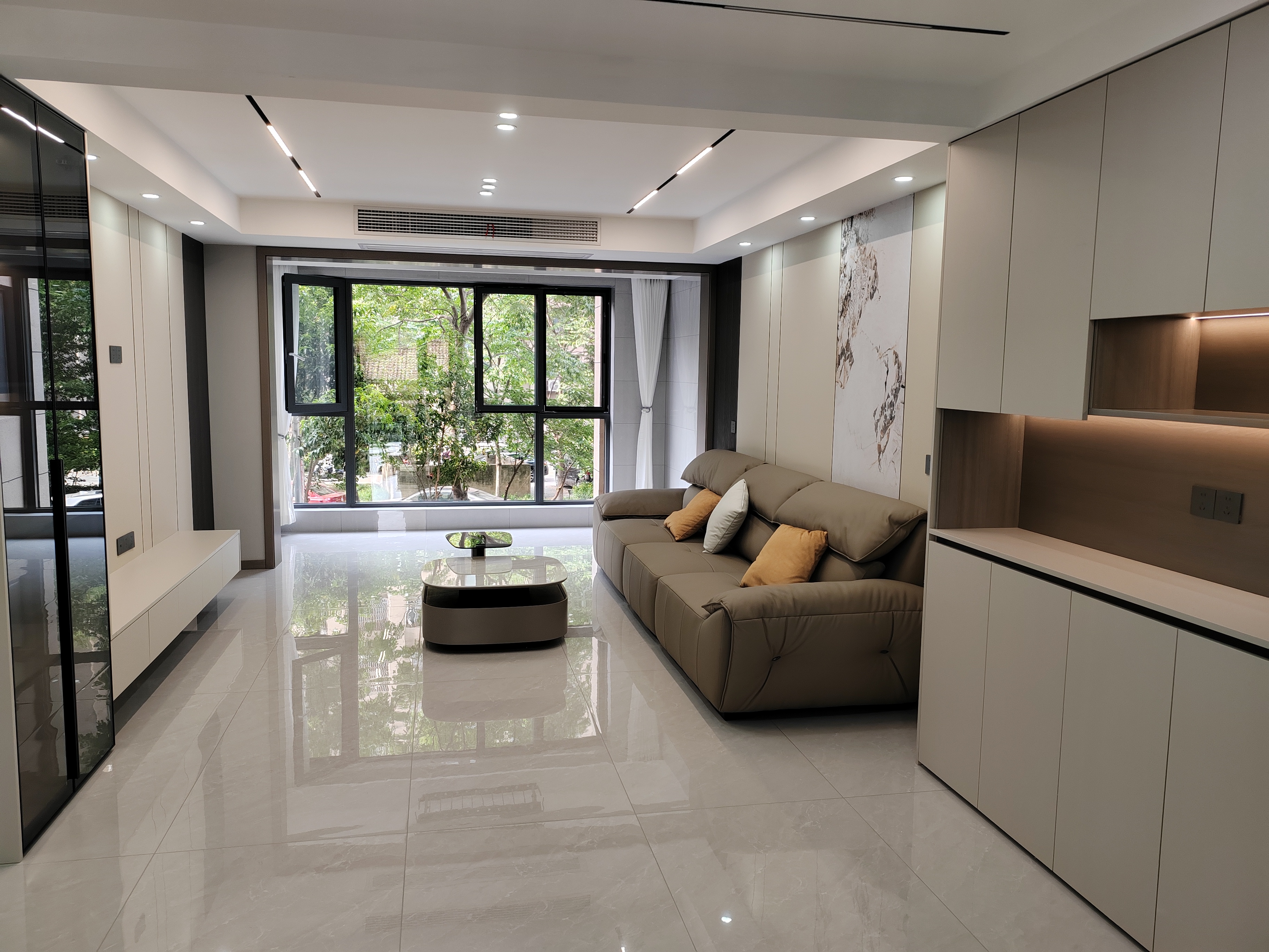 世家花园 3室2厅2卫 137.00m&sup2;