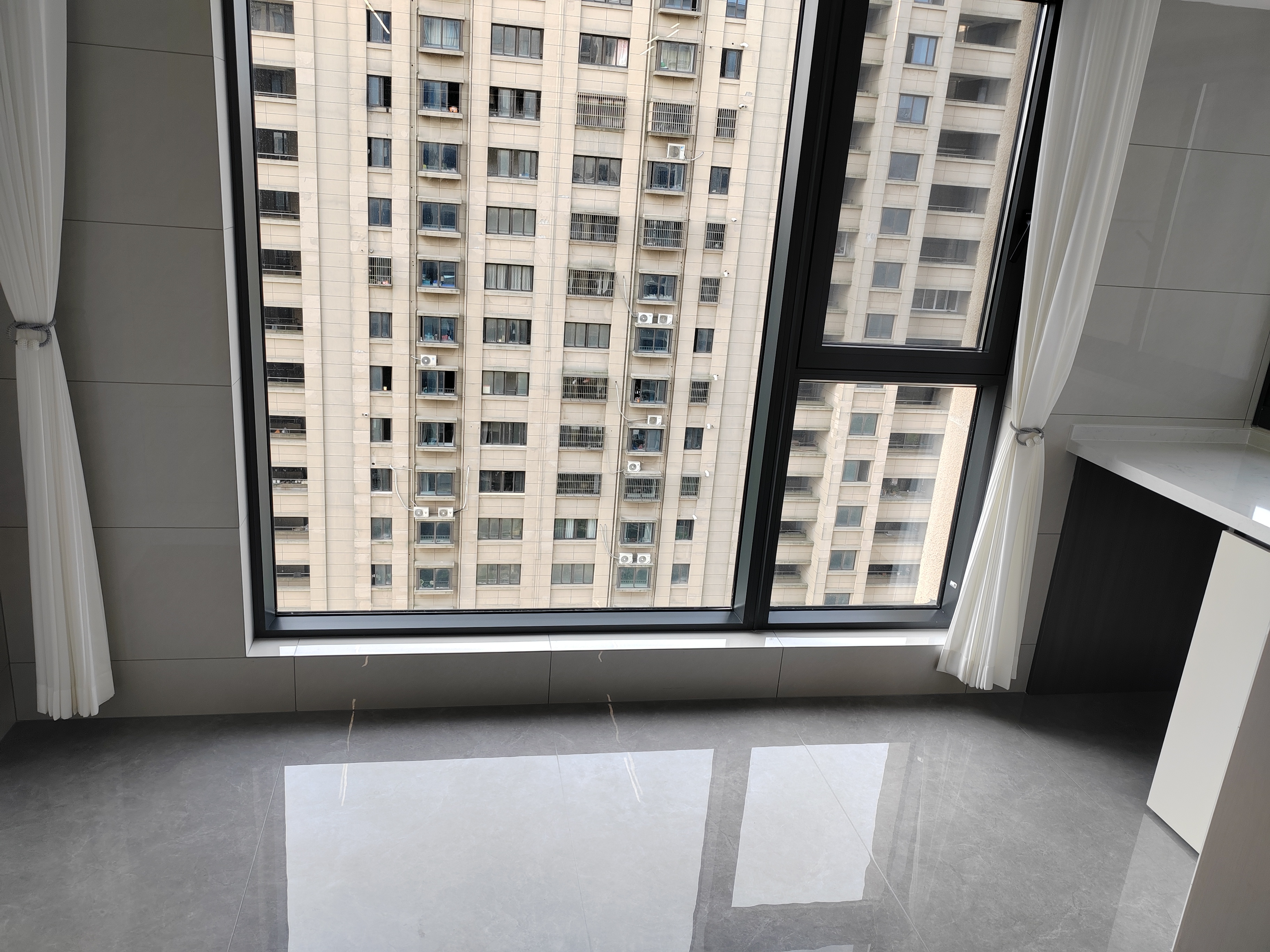 世家花园 3室2厅1卫 128m&sup2;