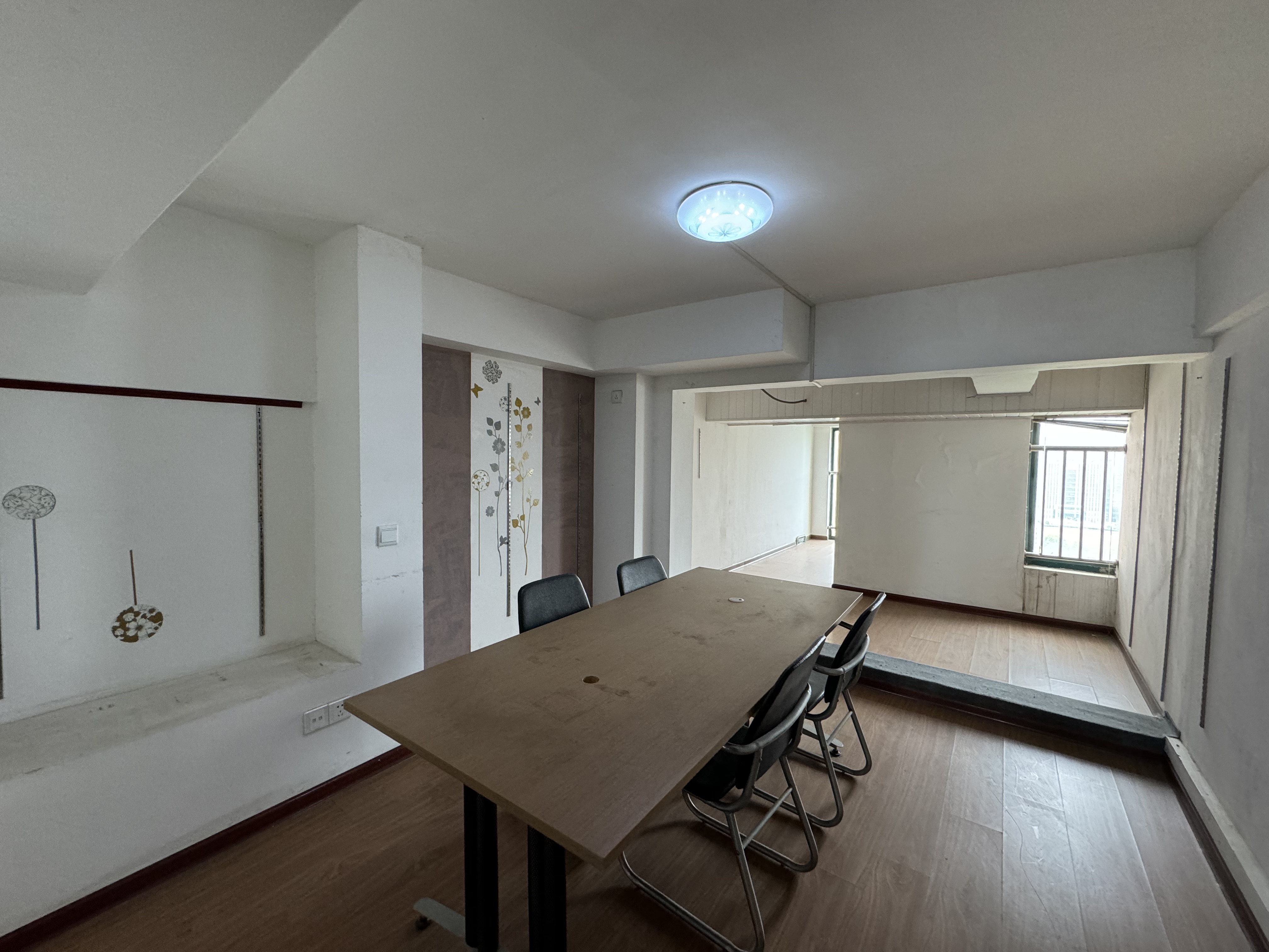 奥特莱斯 2室1厅1卫 52m&sup2;