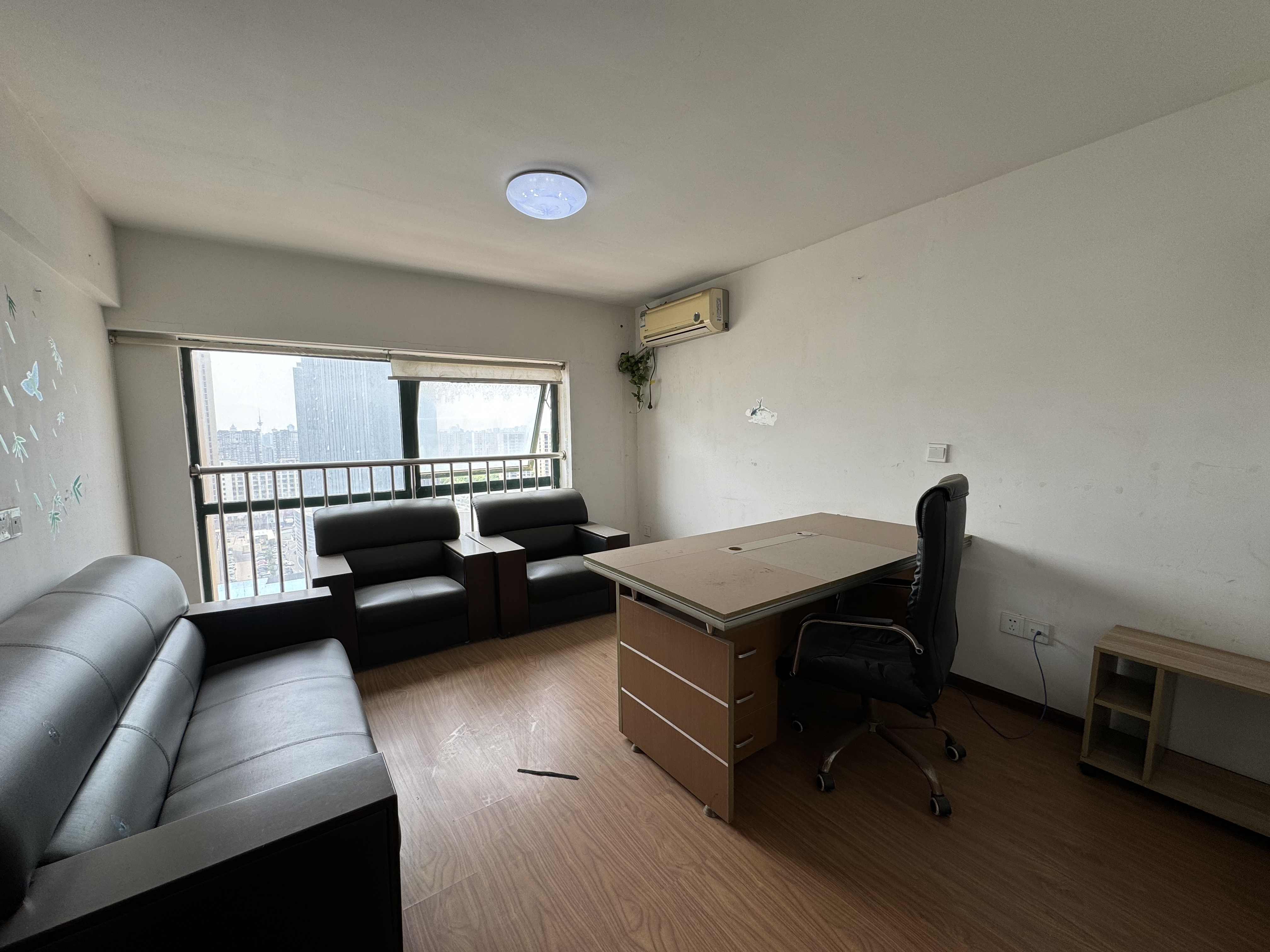 奥特莱斯 2室1厅1卫 52m&sup2;