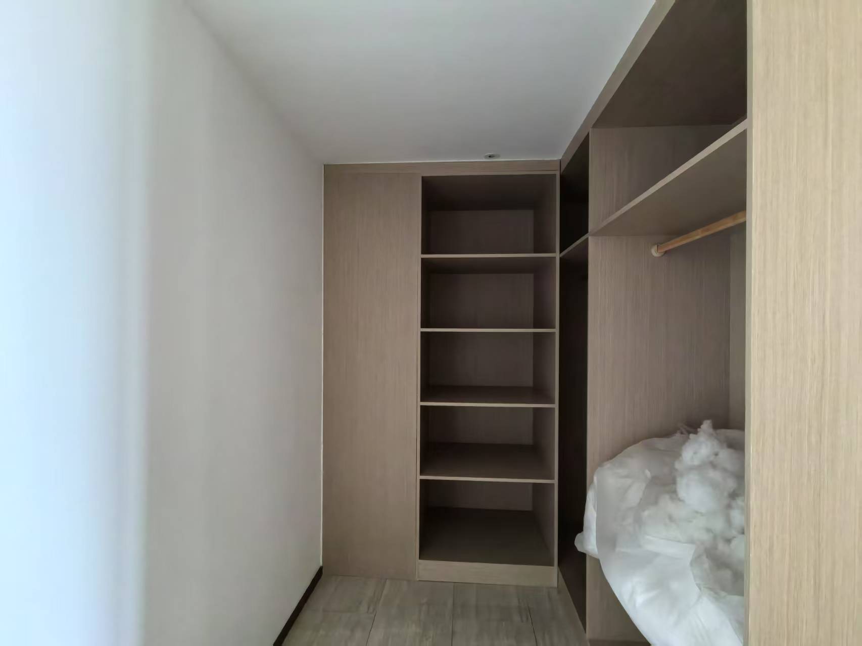 北翼玖玖广场 4室2厅2卫 142.00m&sup2;