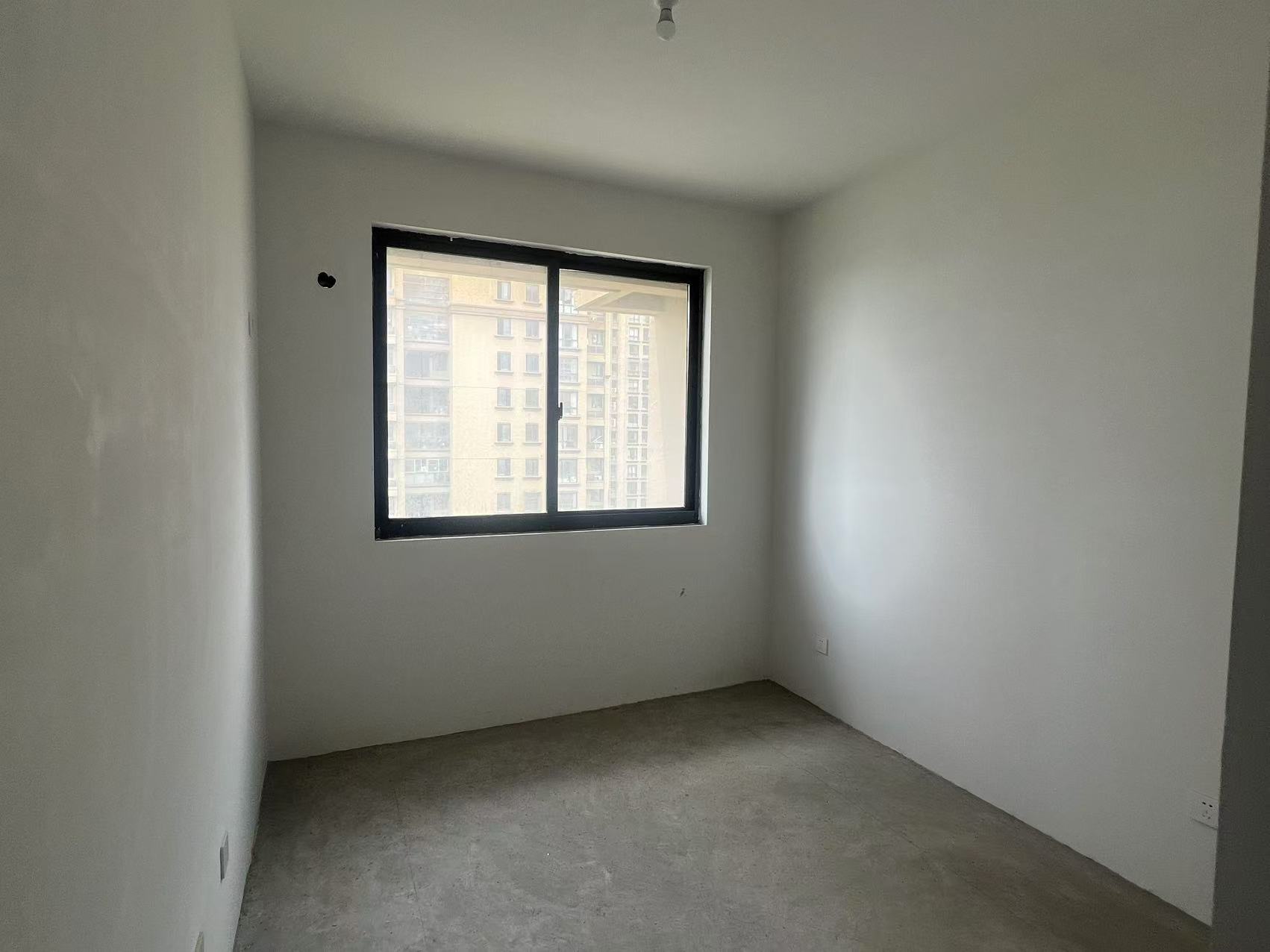 中港翡翠城 3室2厅1卫 89m&sup2;