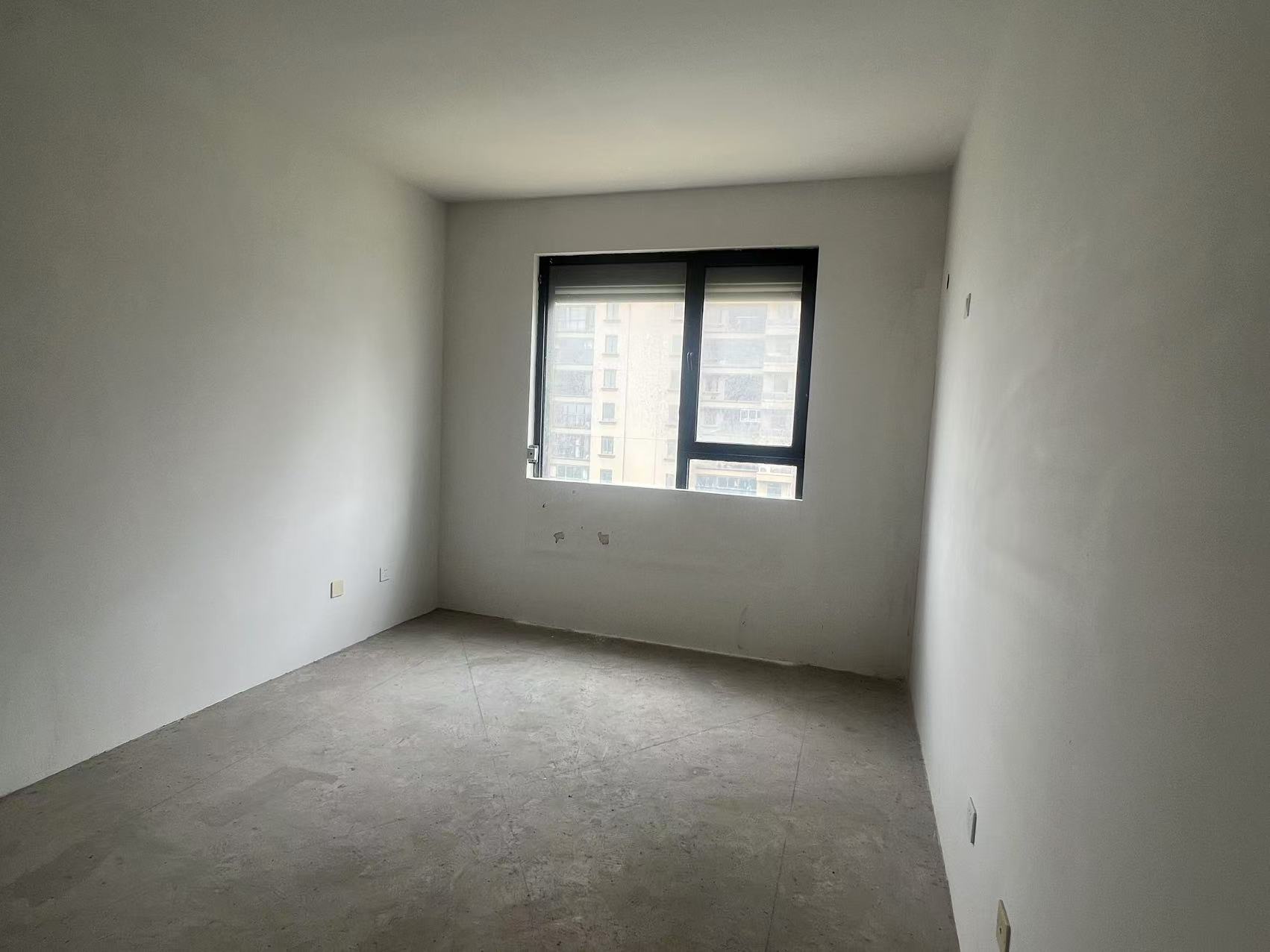 中港翡翠城 3室2厅1卫 89m&sup2;
