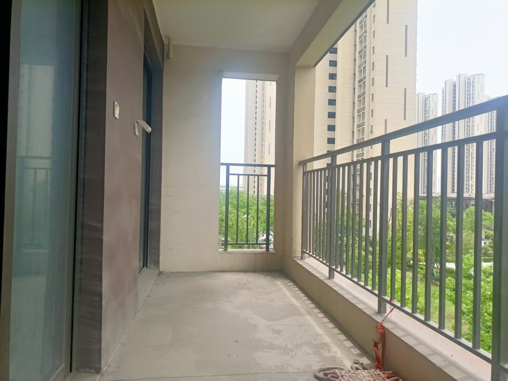 绿地新里城 3室2厅2卫 116.27m&sup2;