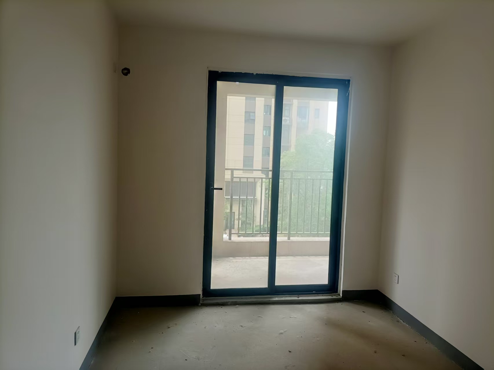 绿地新里城 3室2厅2卫 116.27m&sup2;