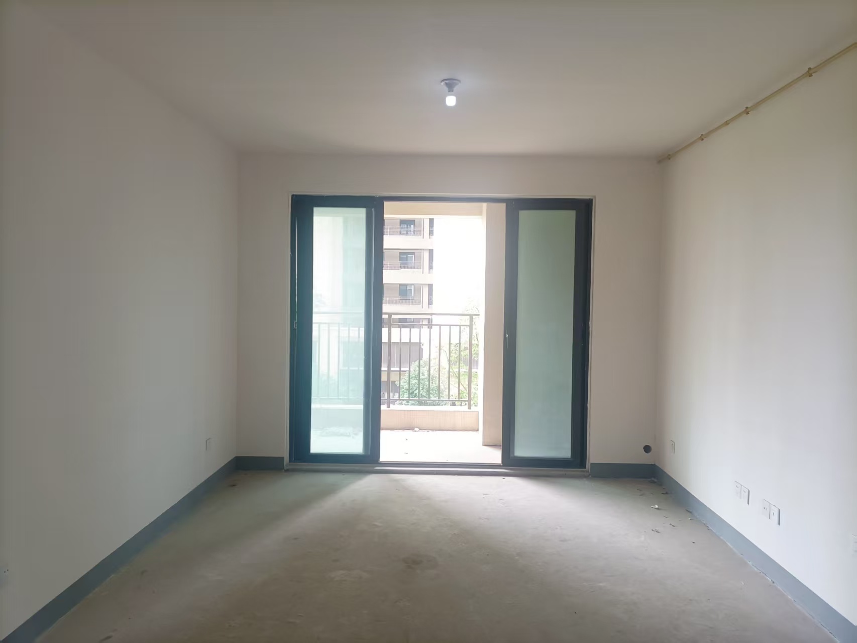 绿地新里城 3室2厅2卫 116.27m&sup2;