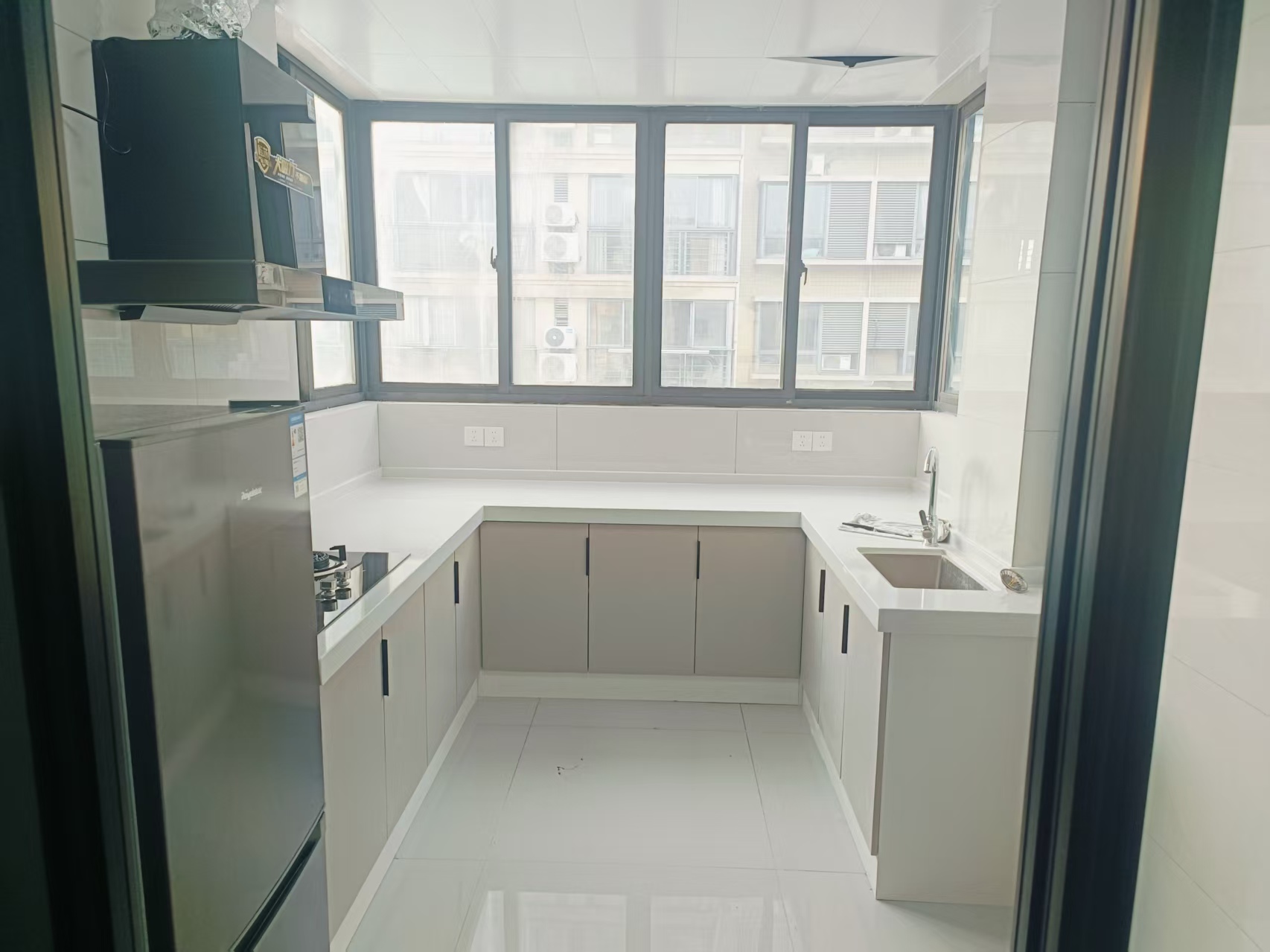 民生滨江丽景花园 4室2厅2卫 180.60m&sup2;