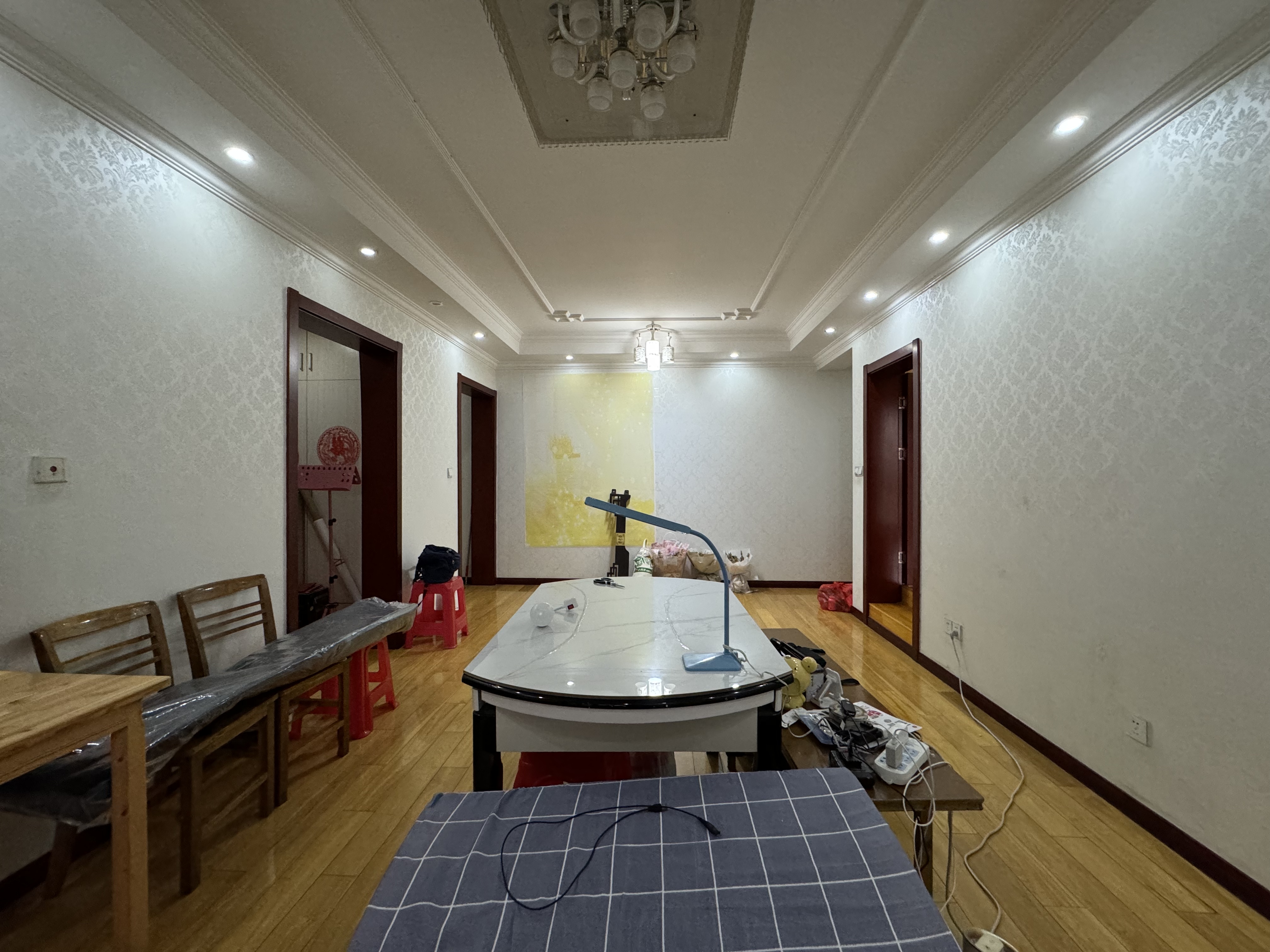 银洲&middot;皇家花园 2室2厅1卫 115.6m&sup2;