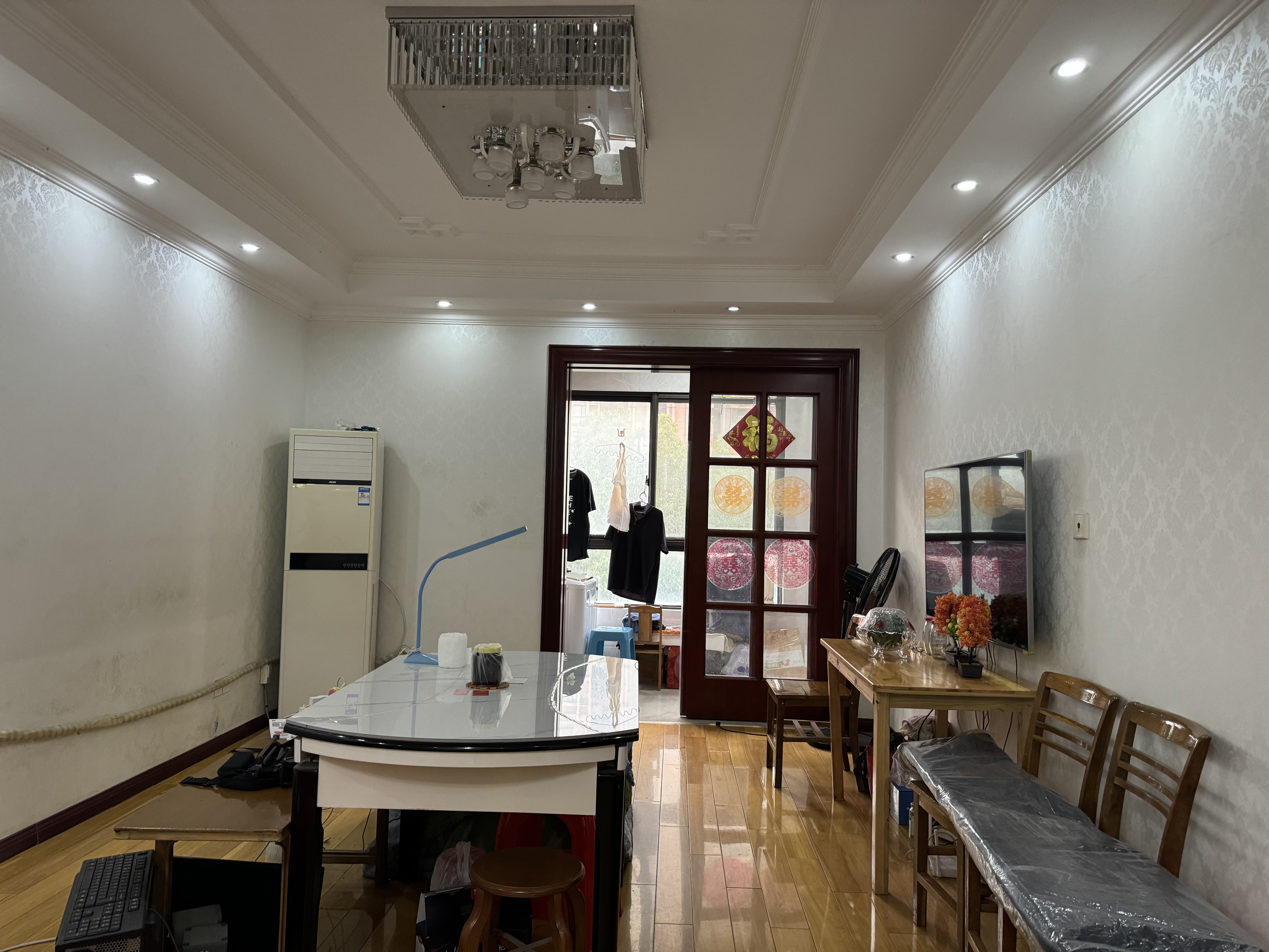 银洲&middot;皇家花园 2室2厅1卫 115.6m&sup2;