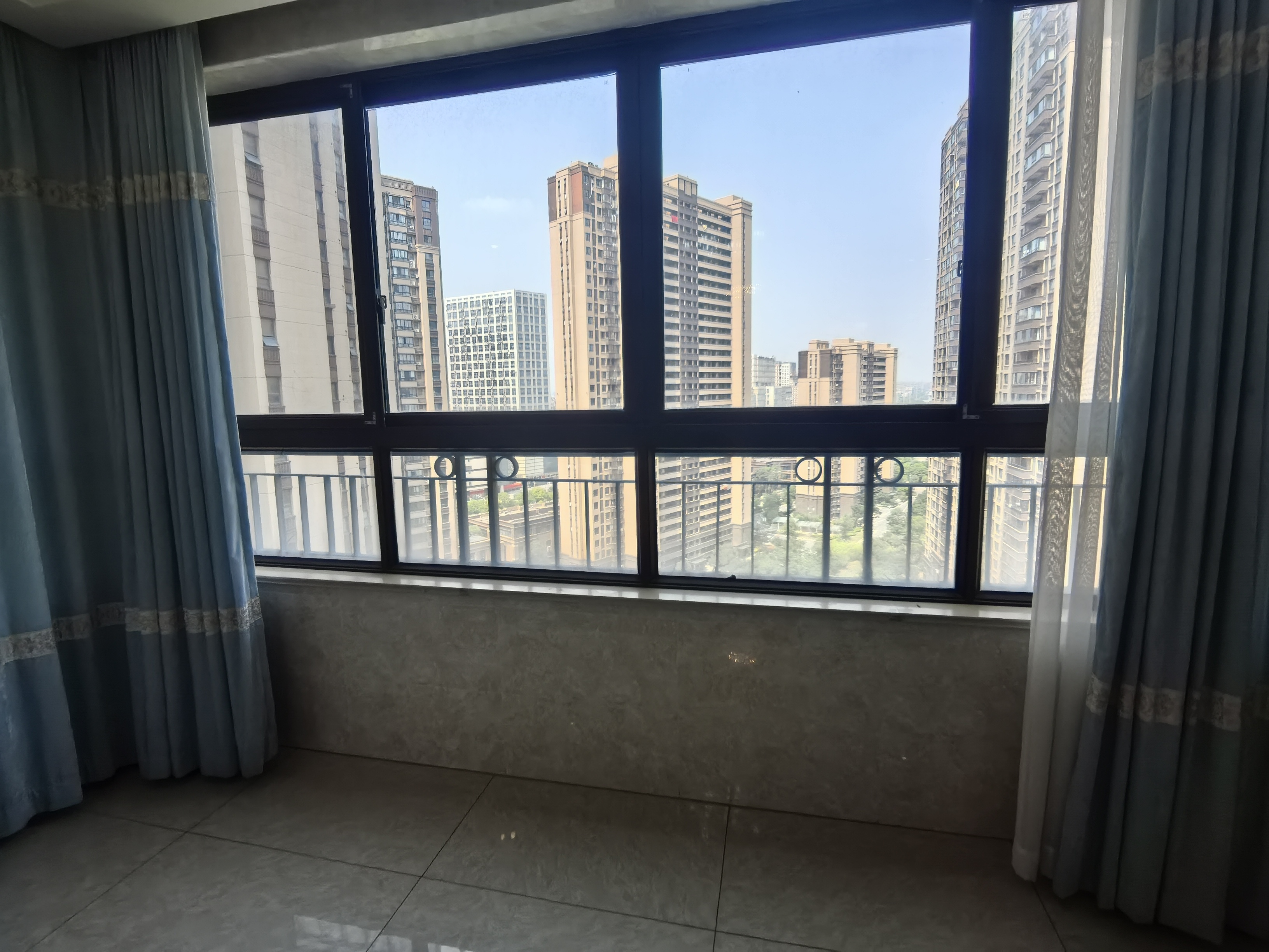 保利香槟国际 4室2厅2卫 137m&sup2;