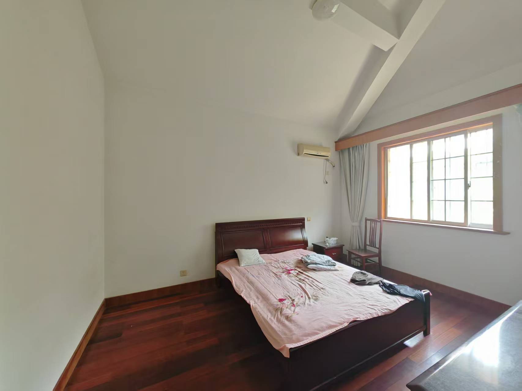 爱玛花苑 4室2厅2卫 285.00m&sup2;