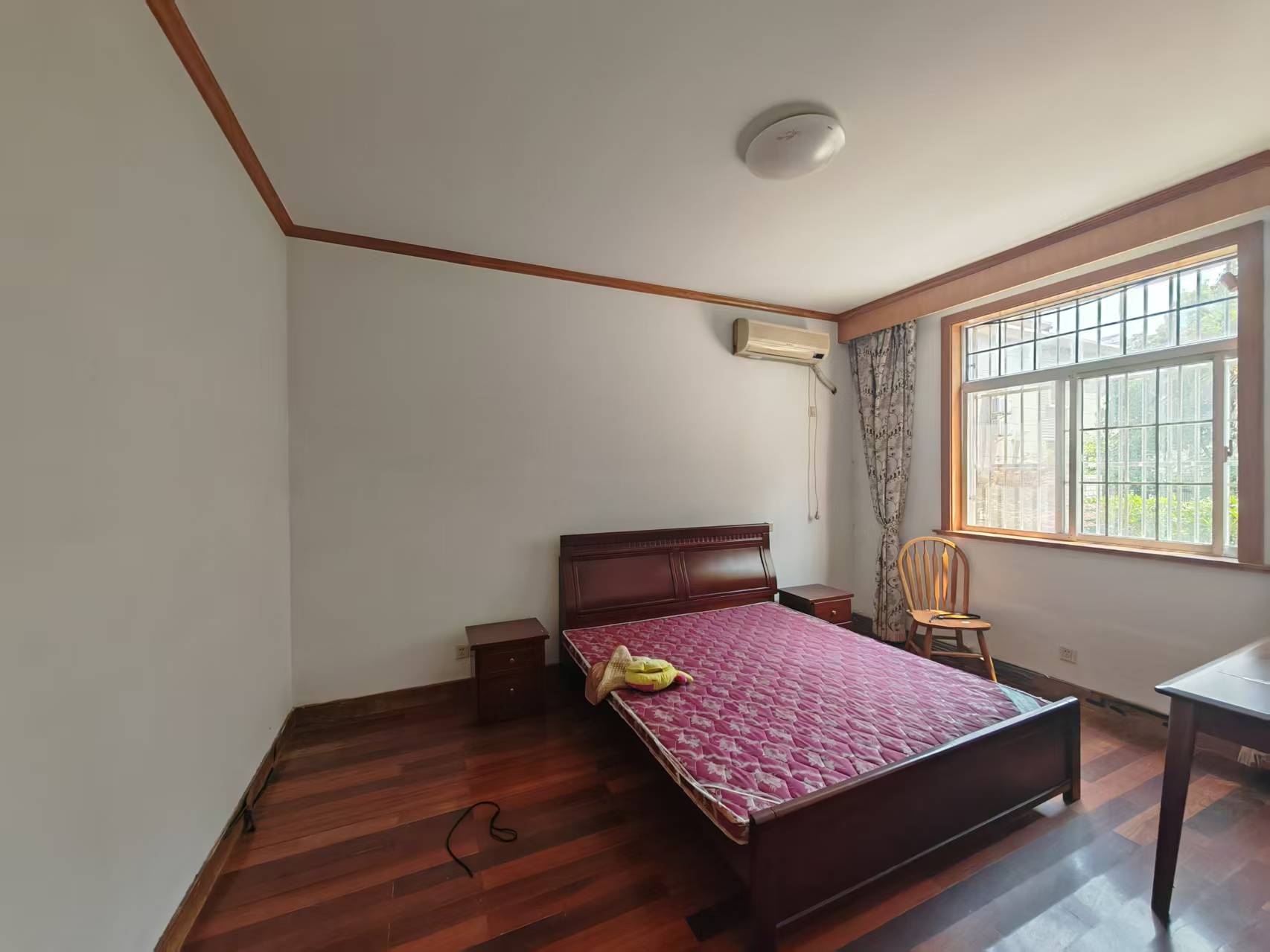 爱玛花苑 4室2厅2卫 285.00m&sup2;