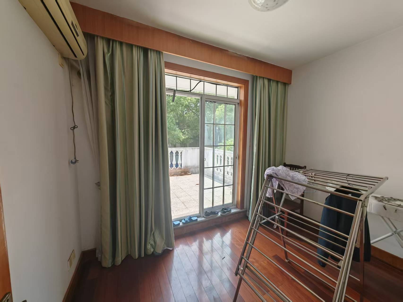 爱玛花苑 4室2厅2卫 285.00m&sup2;