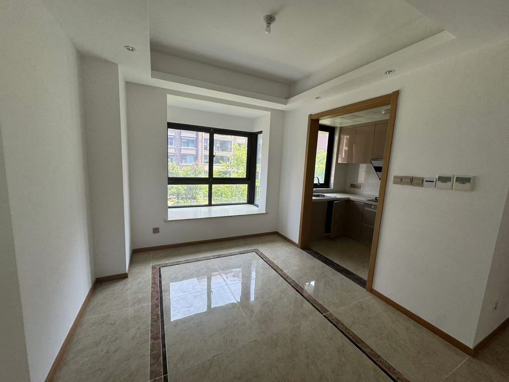 林肯公园 4室2厅2卫 123.37m²