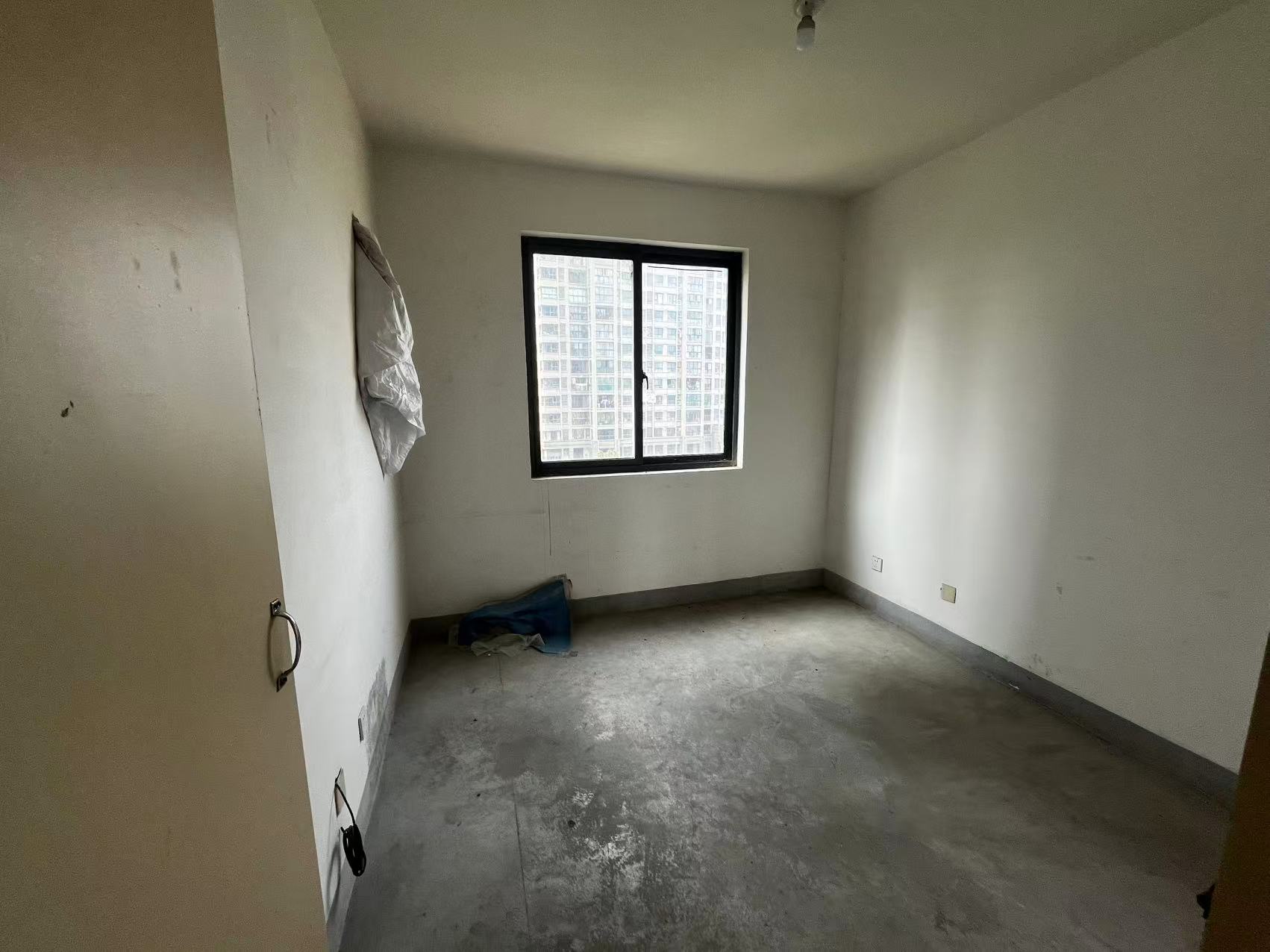 江景国际家园 3室2厅2卫 131.7m&sup2;