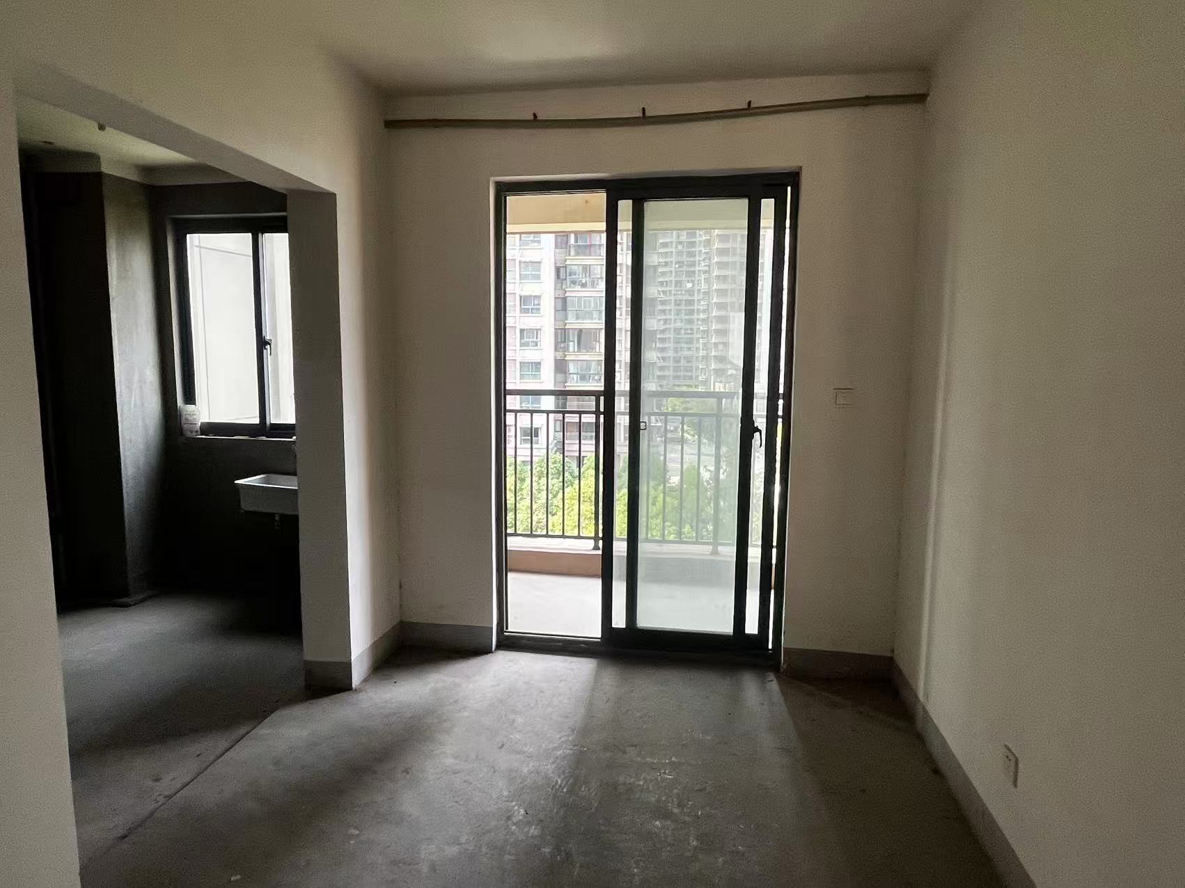 江景国际家园 3室2厅2卫 131.7m&sup2;