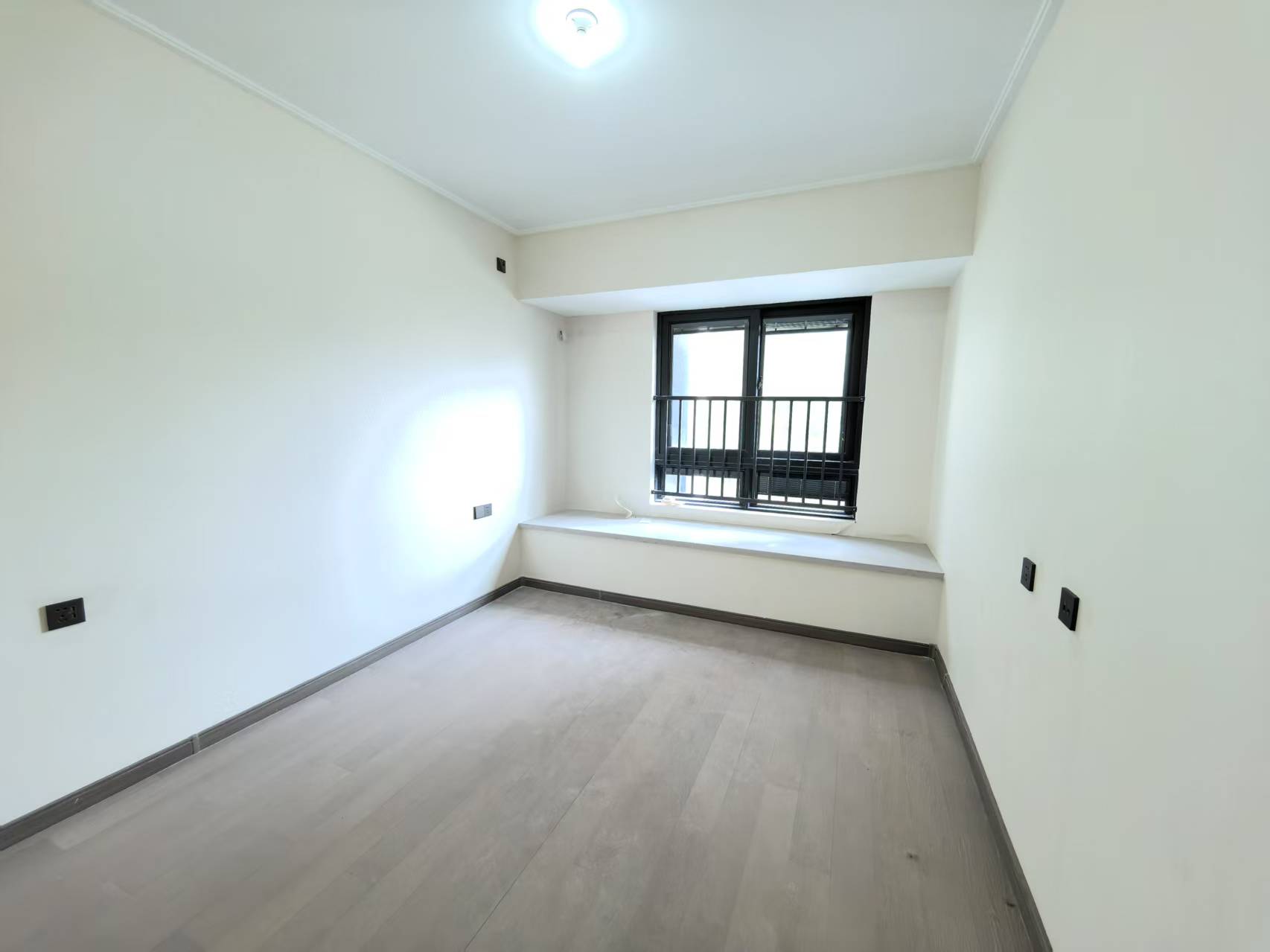 万科翡翠东第 4室2厅2卫 151.72m&sup2;