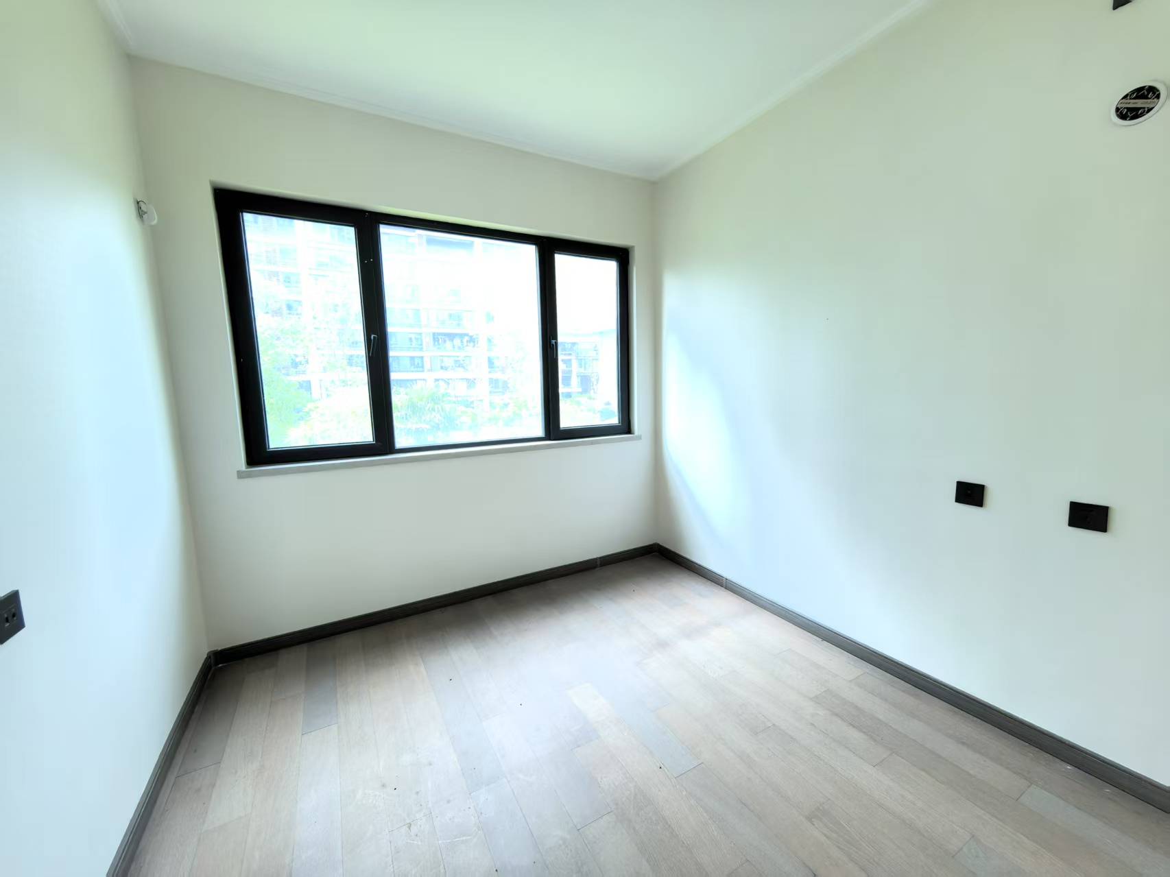 万科翡翠东第 4室2厅2卫 151.72m&sup2;