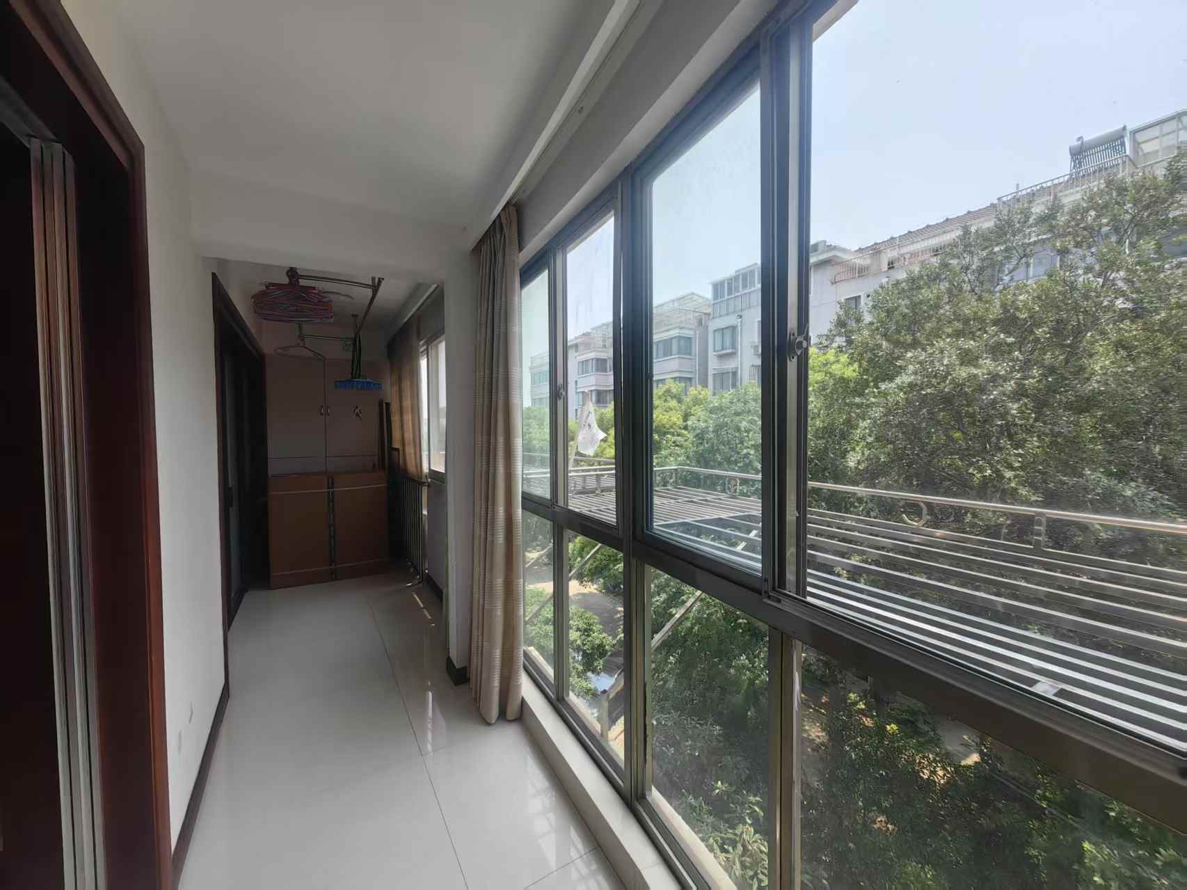 东晖花园 3室2厅2卫 135m&sup2;