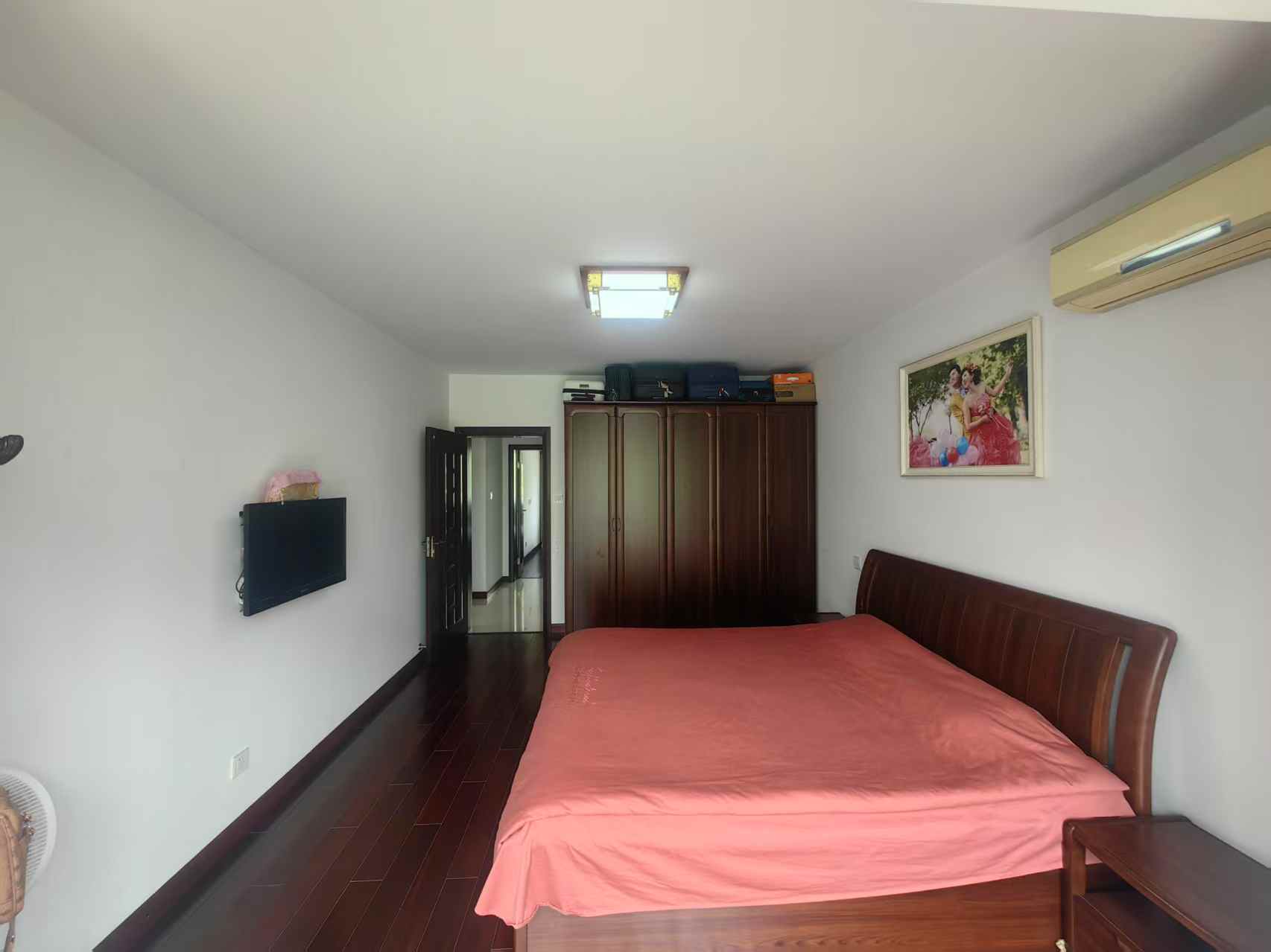 东晖花园 3室2厅2卫 135m&sup2;