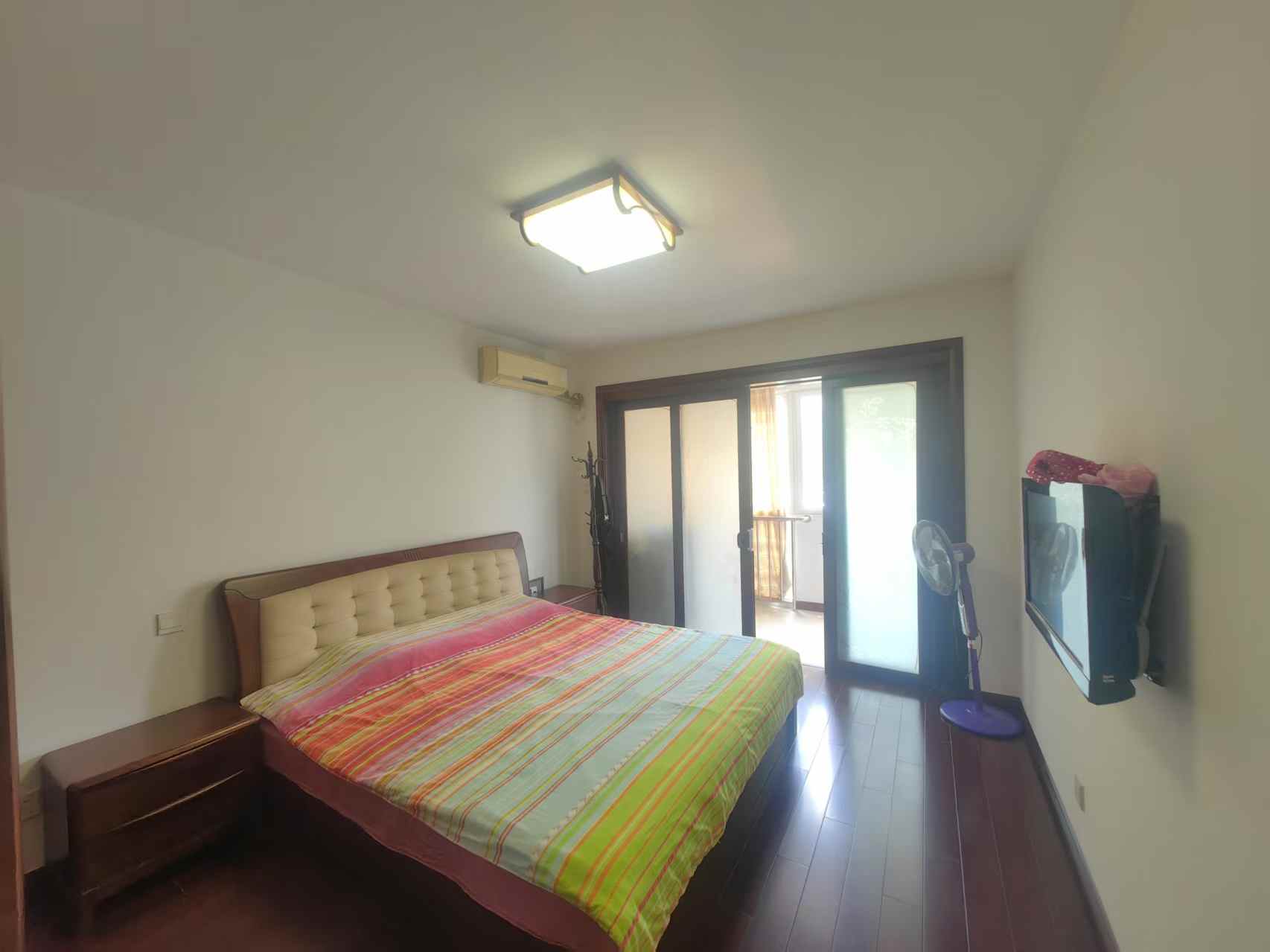 东晖花园 3室2厅2卫 135m&sup2;