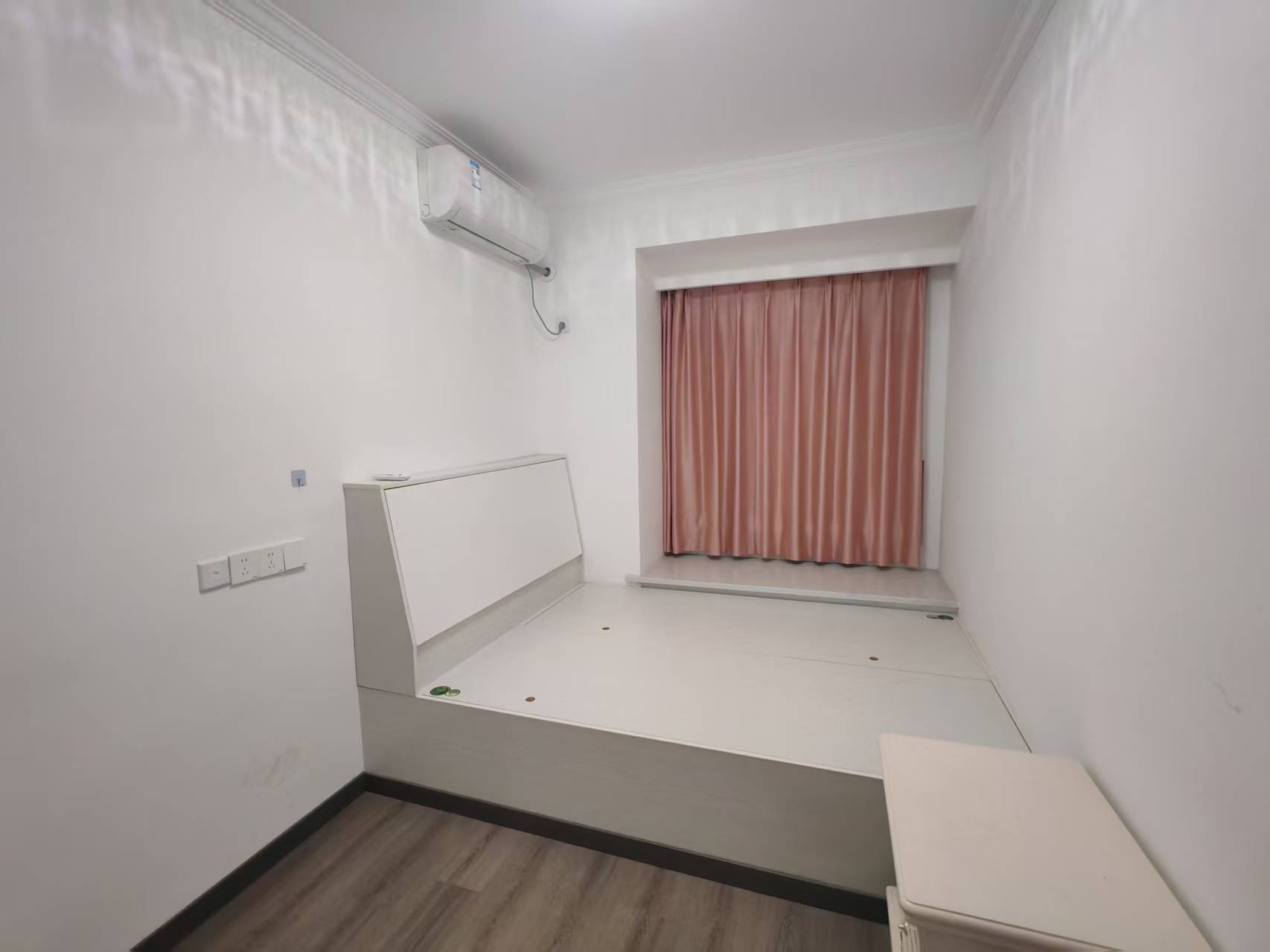 保利香槟国际 3室2厅1卫 101m&sup2;