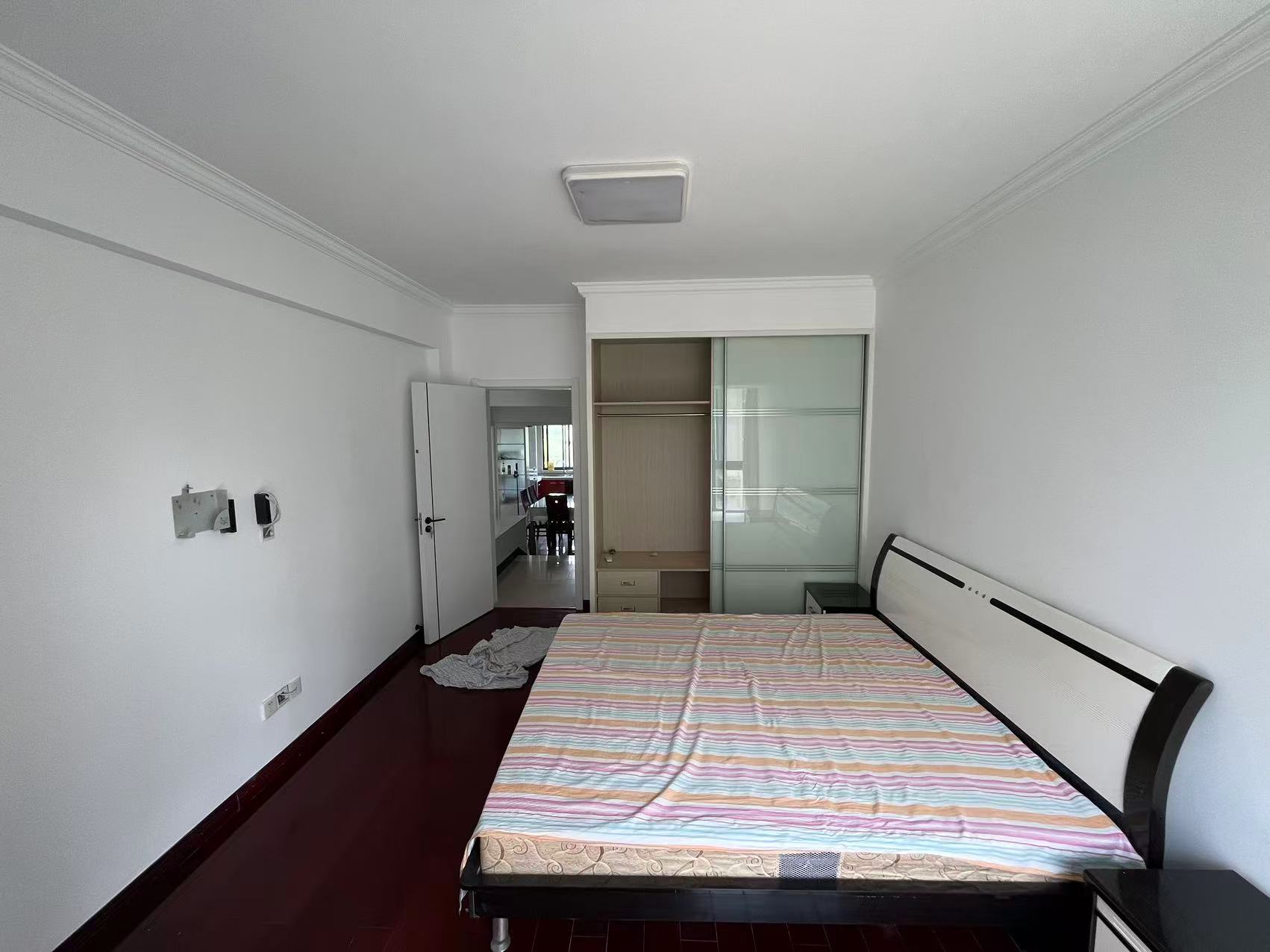 世纪城 3室2厅1卫 111.8m&sup2;