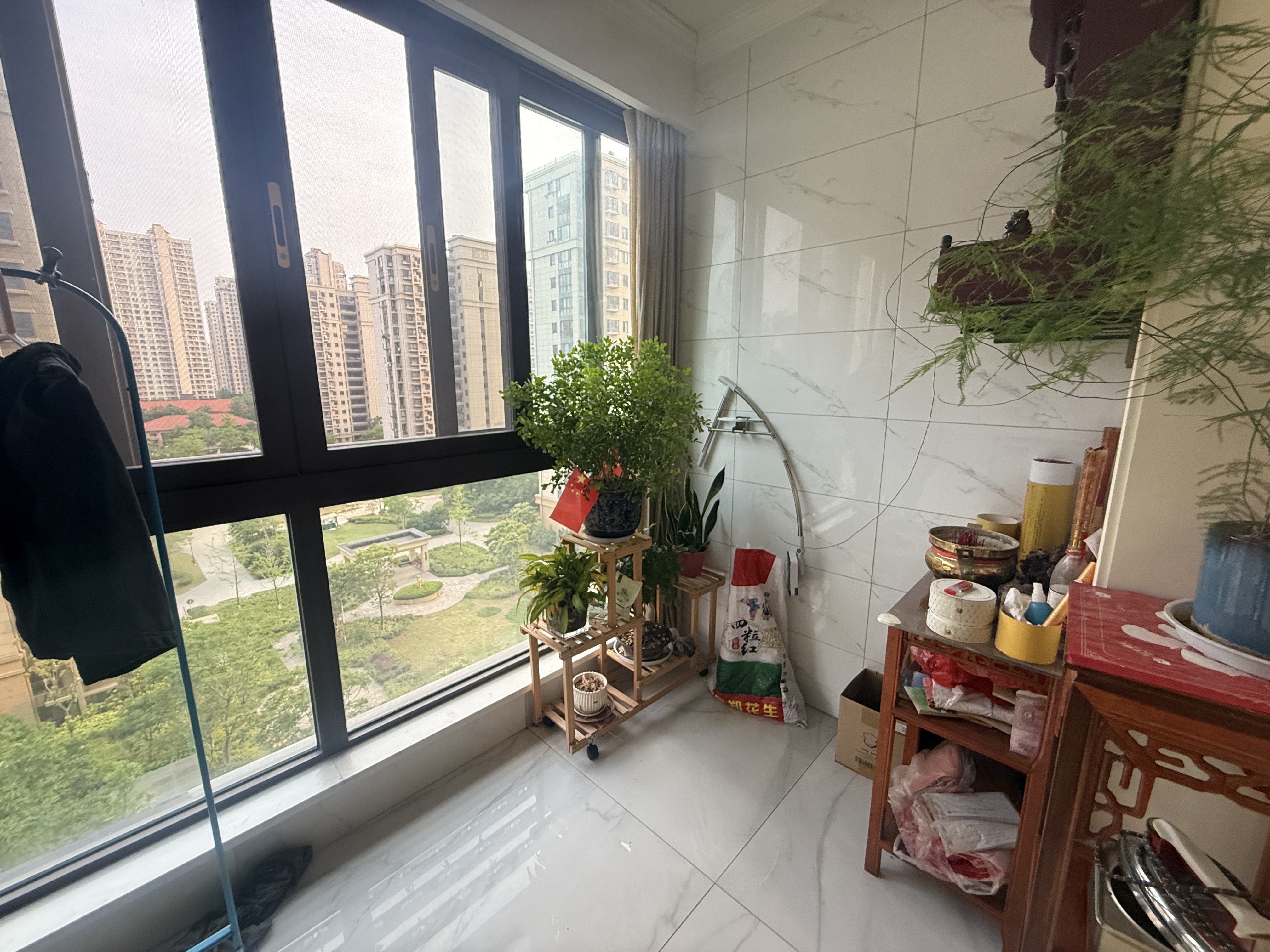 皇家花园北区 3室2厅2卫 129m&sup2;
