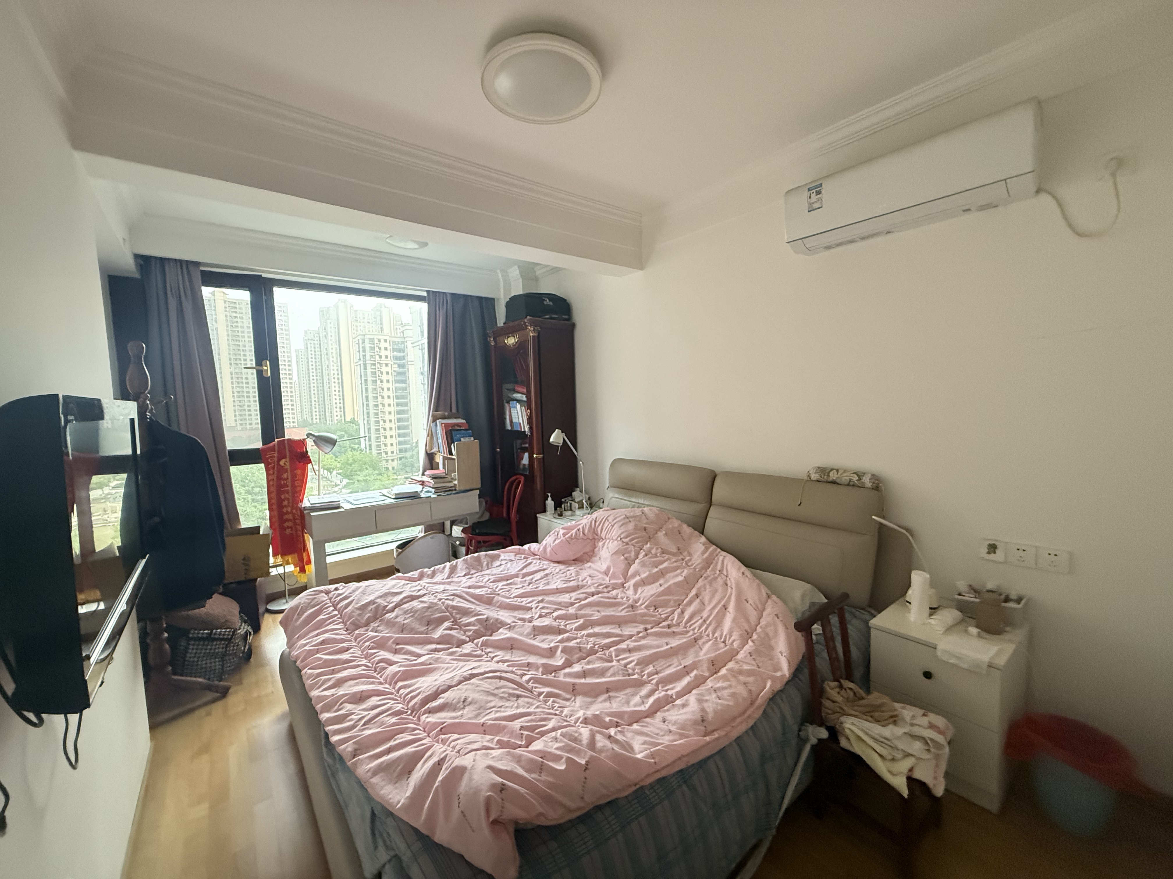 皇家花园北区 3室2厅2卫 129m&sup2;