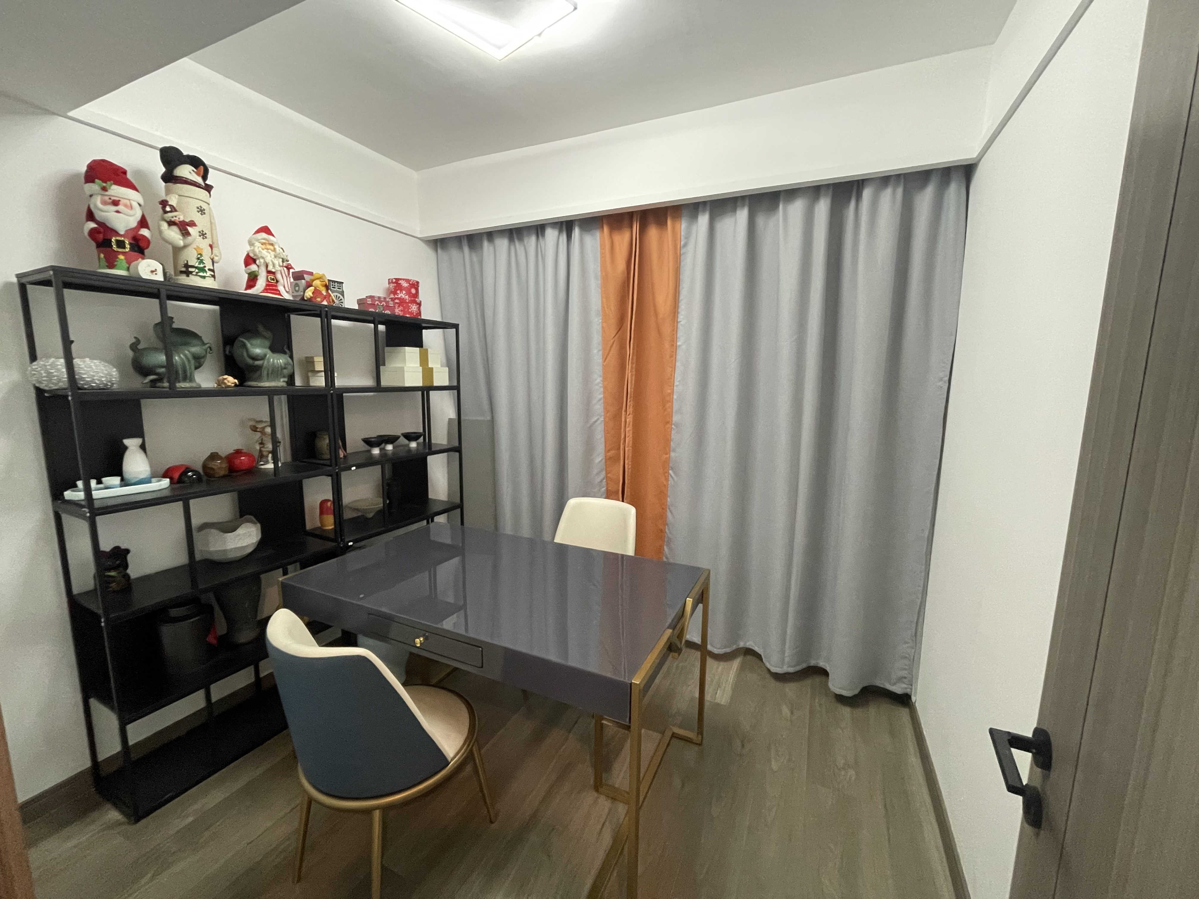 世茂云锦(九龙庭广场) 3室2厅2卫 106m&sup2;