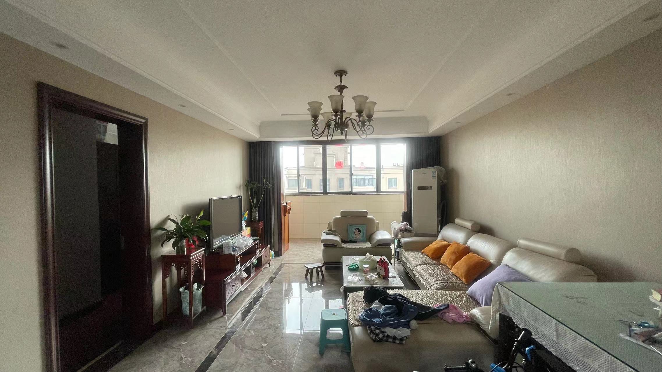 中港城世家 3室2厅卫 135m&sup2;