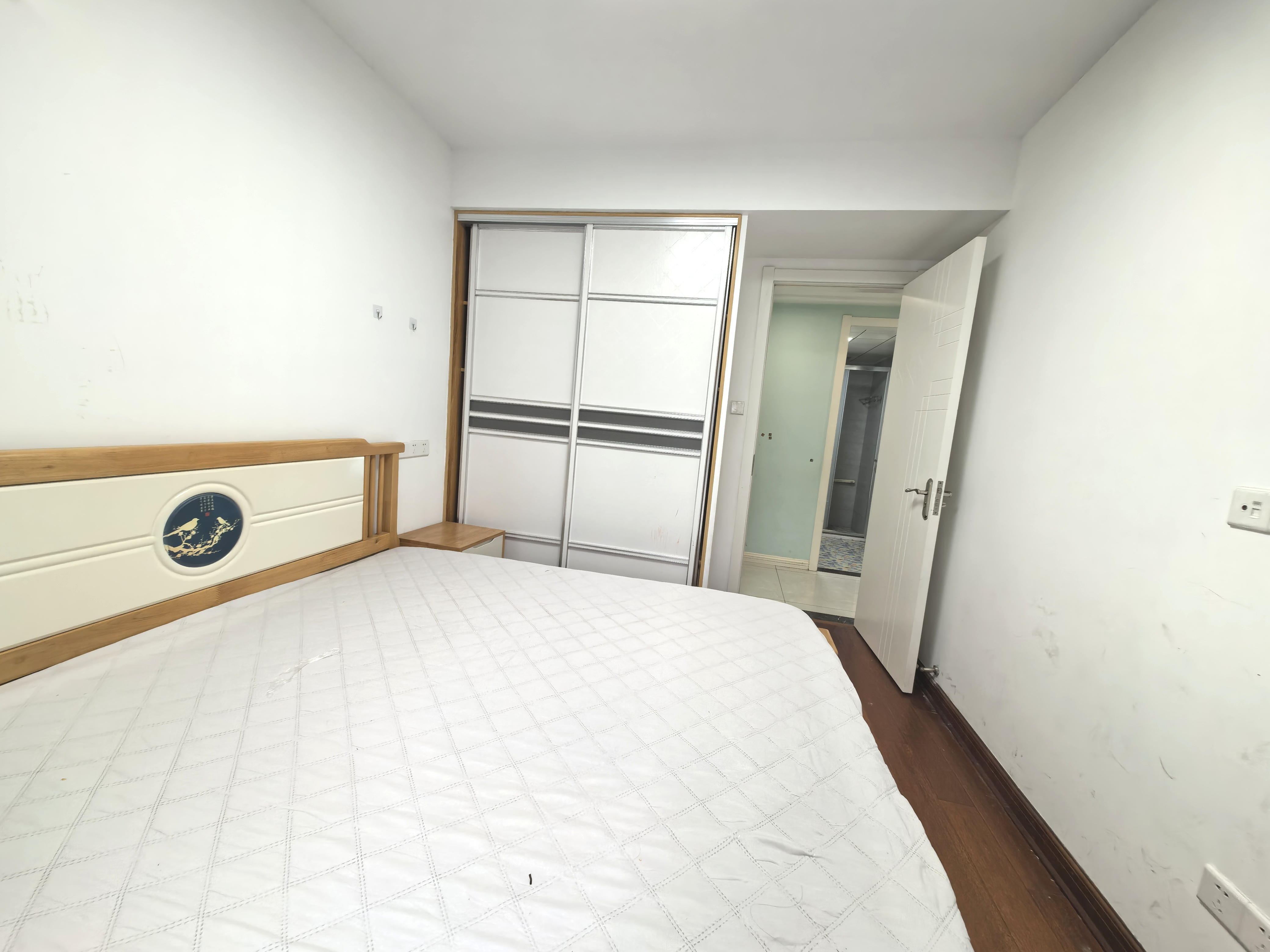 中海碧林湾 3室2厅1卫 96m&sup2;