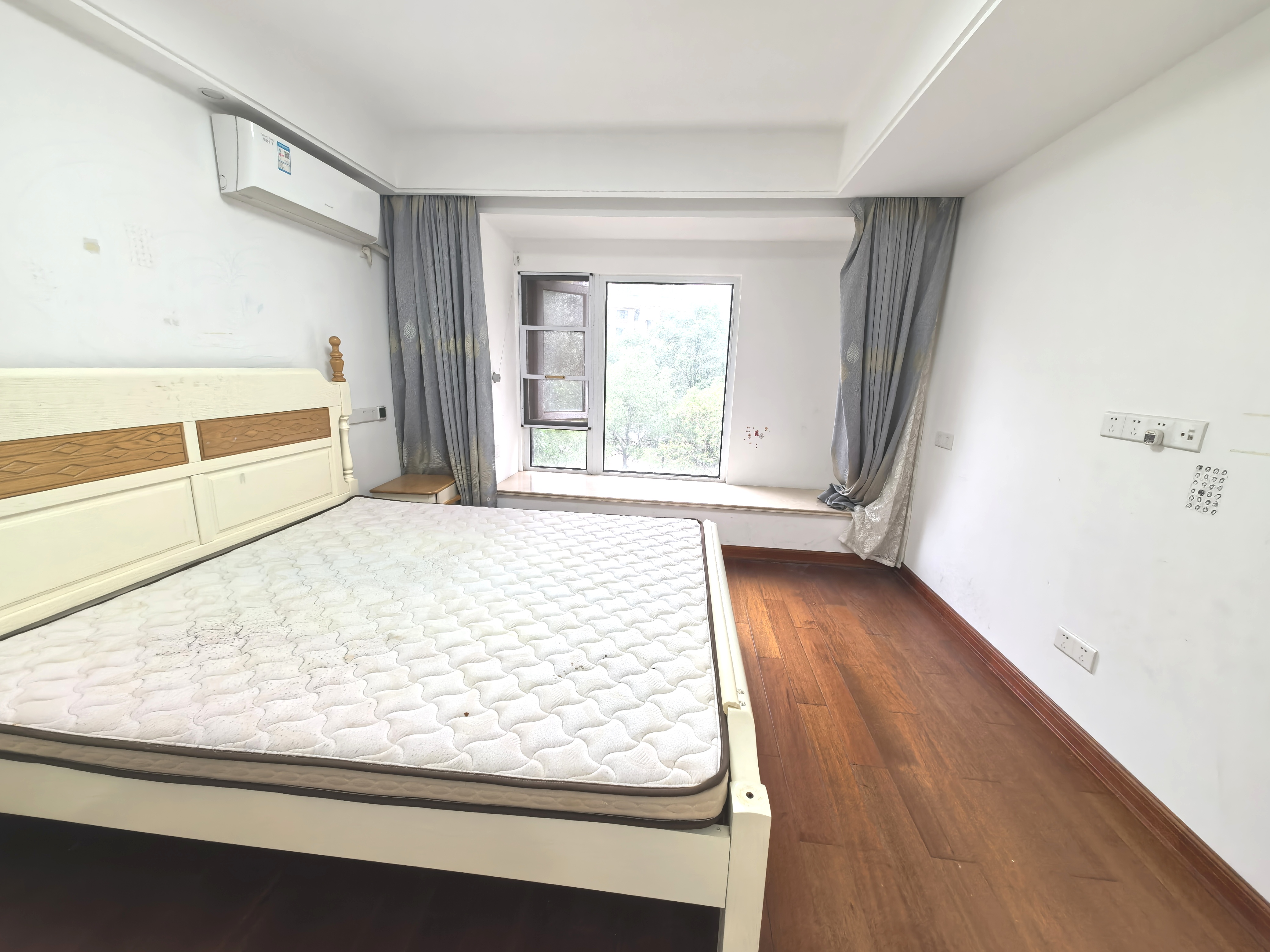 中海碧林湾 3室2厅1卫 96m&sup2;