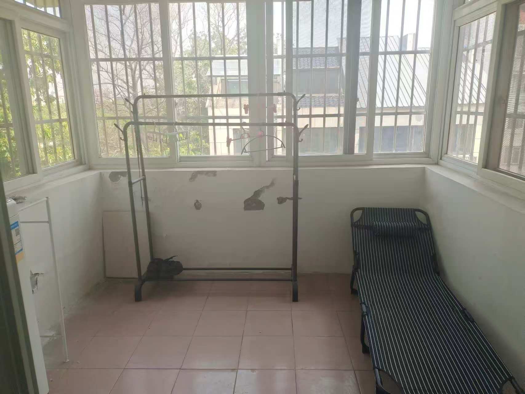 华威园 3室1厅1卫 84.00m&sup2;