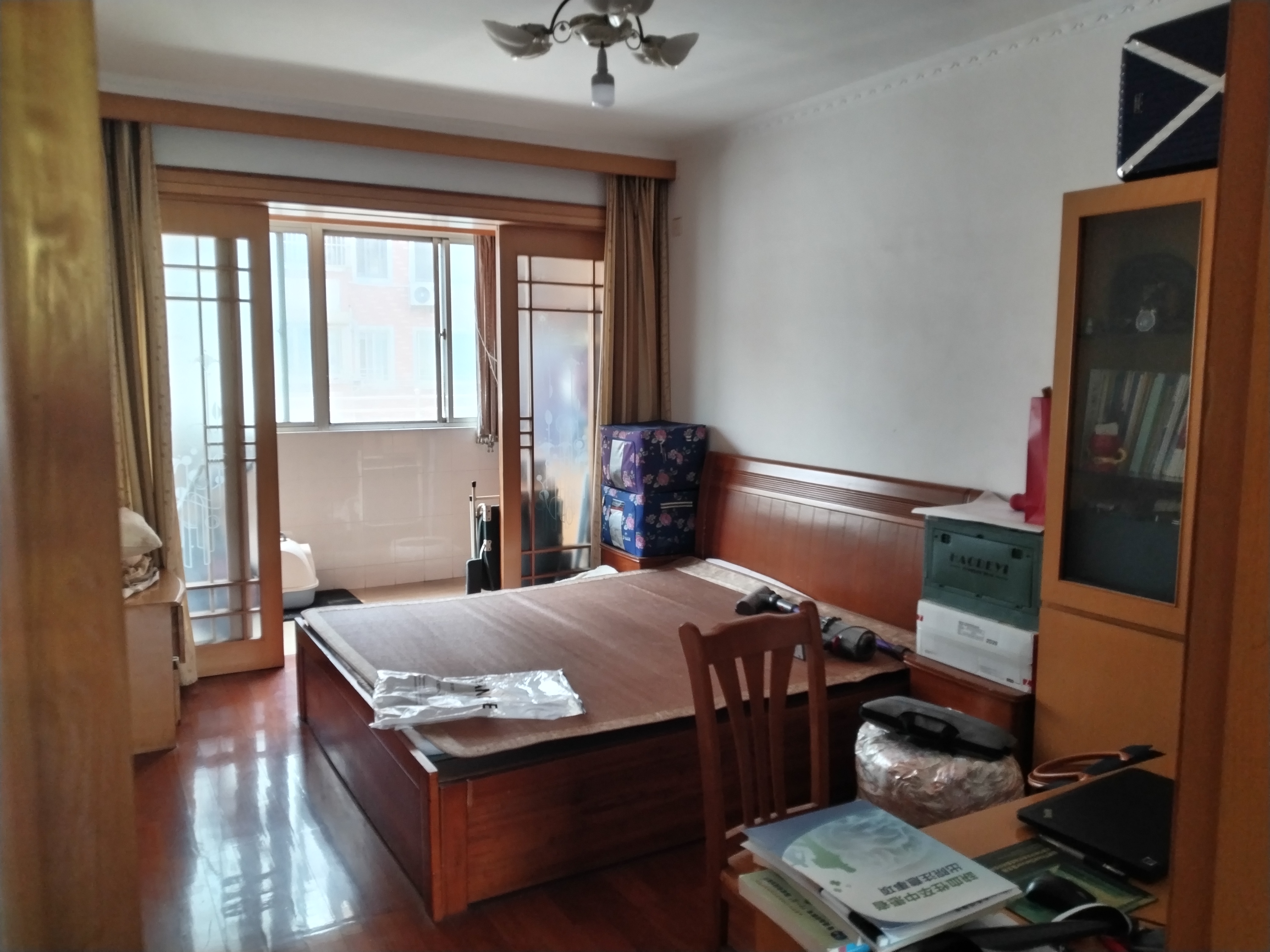 莲花苑 3室2厅1卫 136m&sup2;
